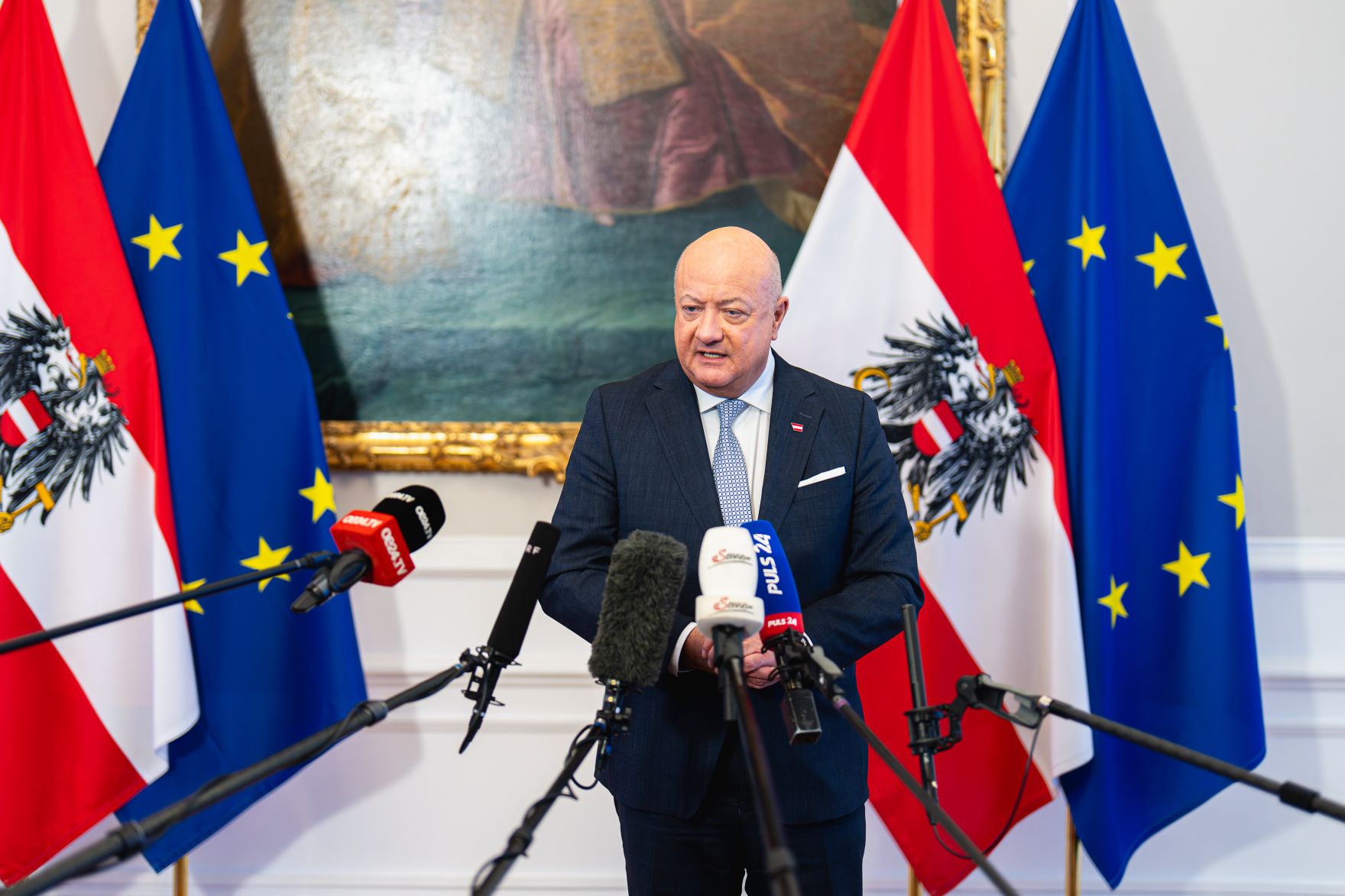 Am 14. M&auml;rz 2025 fand ein Pressegespr&auml;ch im Bundeskanzleramt mit Bundeskanzler Christian Stocker (im Bild) statt. Im Bild beim anschlie&szlig;enden Statement.