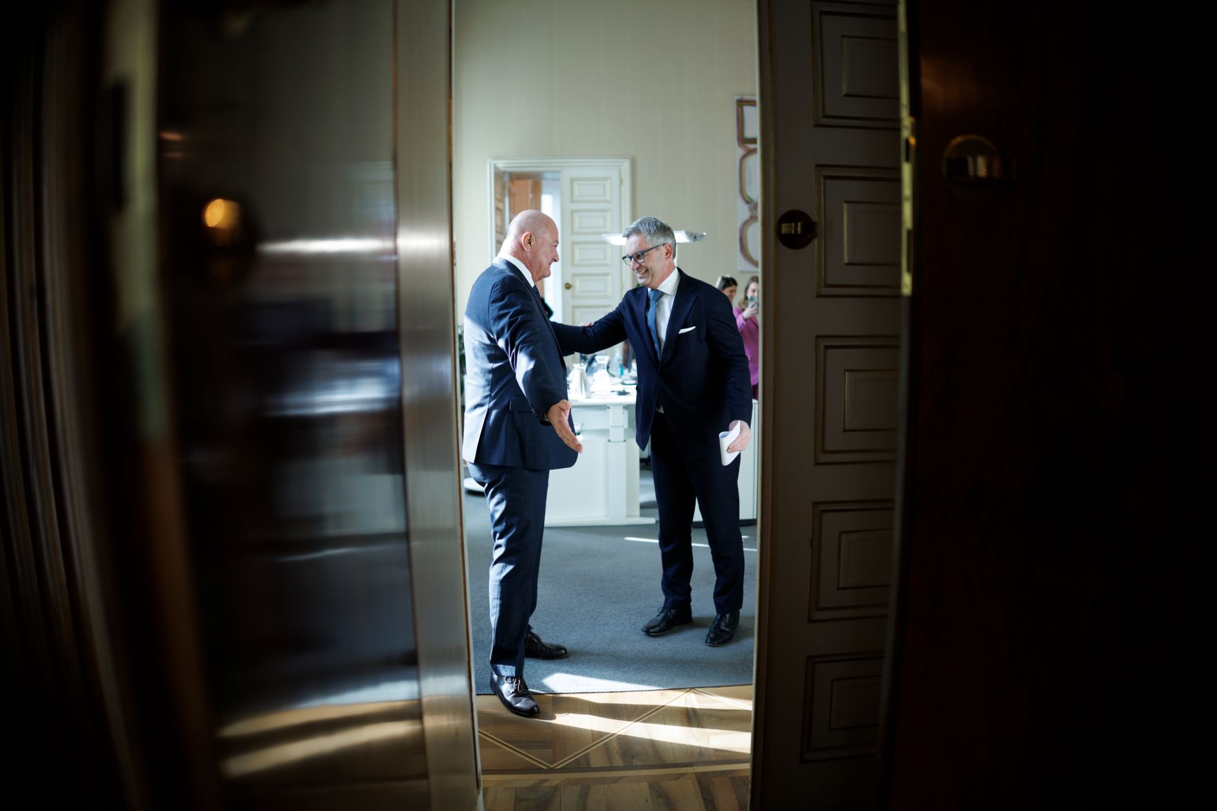 Am 17. M&auml;rz 2025 empfing Bundeskanzler Christian Stocker (l.) den EU-Kommissar f&uuml;r Inneres und Migration Magnus Brunner (r.) zu einem Gespr&auml;ch.