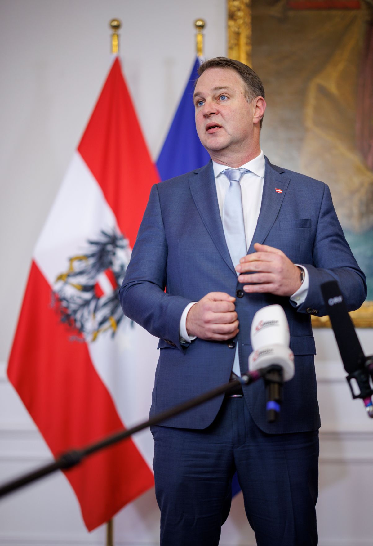 Am 19. M&auml;rz 2025 nahmen Vizekanzler Andreas Babler am Doorstep vor dem Ministerrat teil.