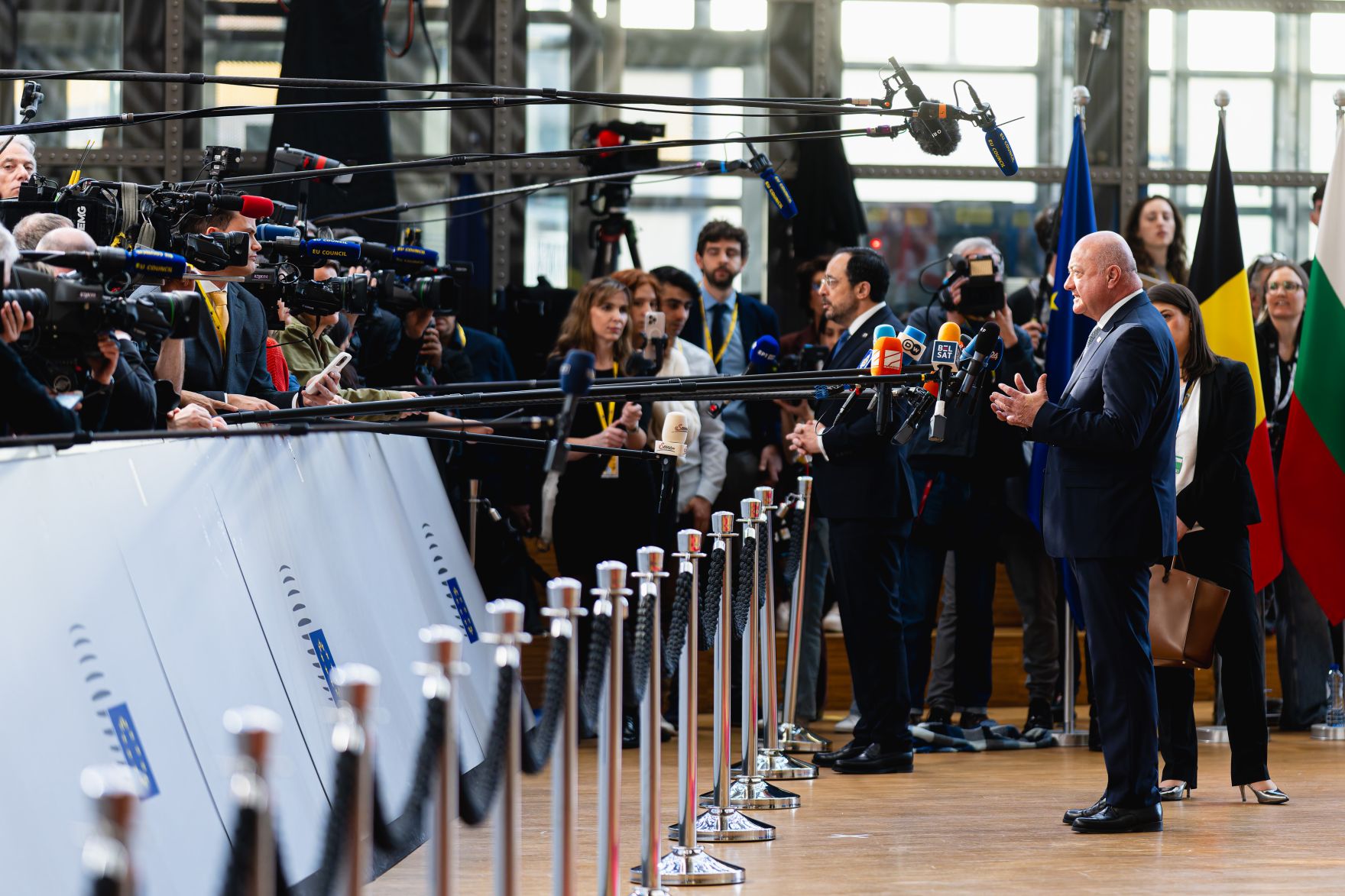 Am 20. M&auml;rz 2025 nahm Bundeskanzler Christian Stocker (r.) an dem Treffen der EU-Staats- und Regierungschefs in Br&uuml;ssel teil. Im Bild beim Doorstep.