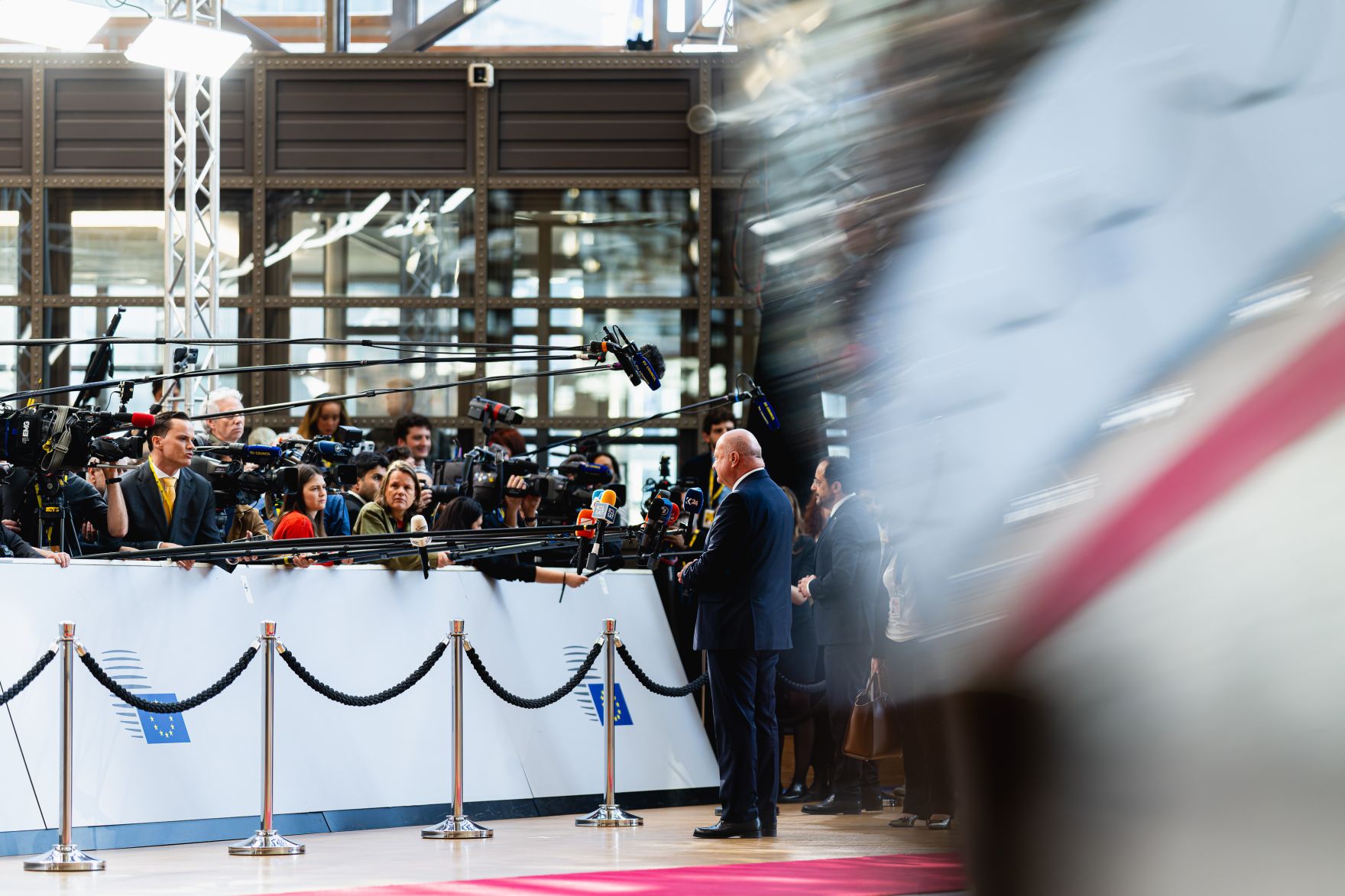 Am 20. M&auml;rz 2025 nahm Bundeskanzler Christian Stocker (r.) an dem Treffen der EU-Staats- und Regierungschefs in Br&uuml;ssel teil. Im Bild beim Doorstep.
