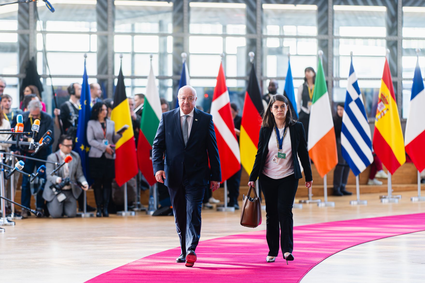 Am 20. M&auml;rz 2025 nahm Bundeskanzler Christian Stocker (m.l.) an dem Treffen der EU-Staats- und Regierungschefs in Br&uuml;ssel teil. Im Bild beim Doorstep.