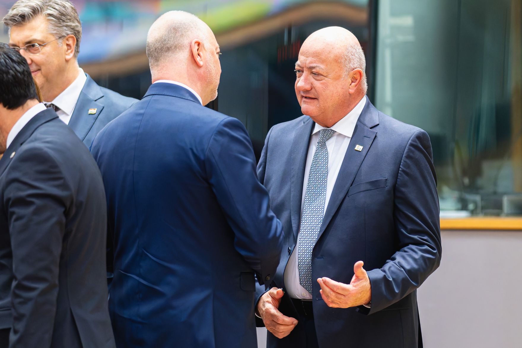 Am 20. M&auml;rz 2025 nahm Bundeskanzler Christian Stocker (r.) an dem Treffen der EU-Staats- und Regierungschefs in Br&uuml;ssel teil.