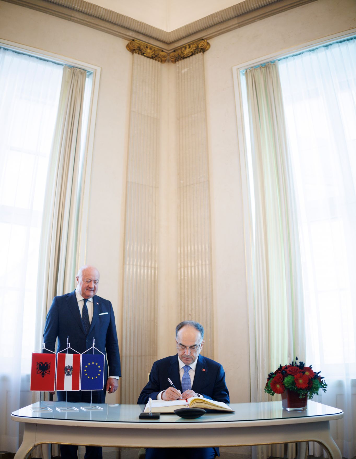 Am 25. M&auml;rz 2025 empfing Bundeskanzler Christian Stocker (l.) den albanischen Pr&auml;sident Bajram Begaj (r.) zu einem Arbeitsgespr&auml;ch.