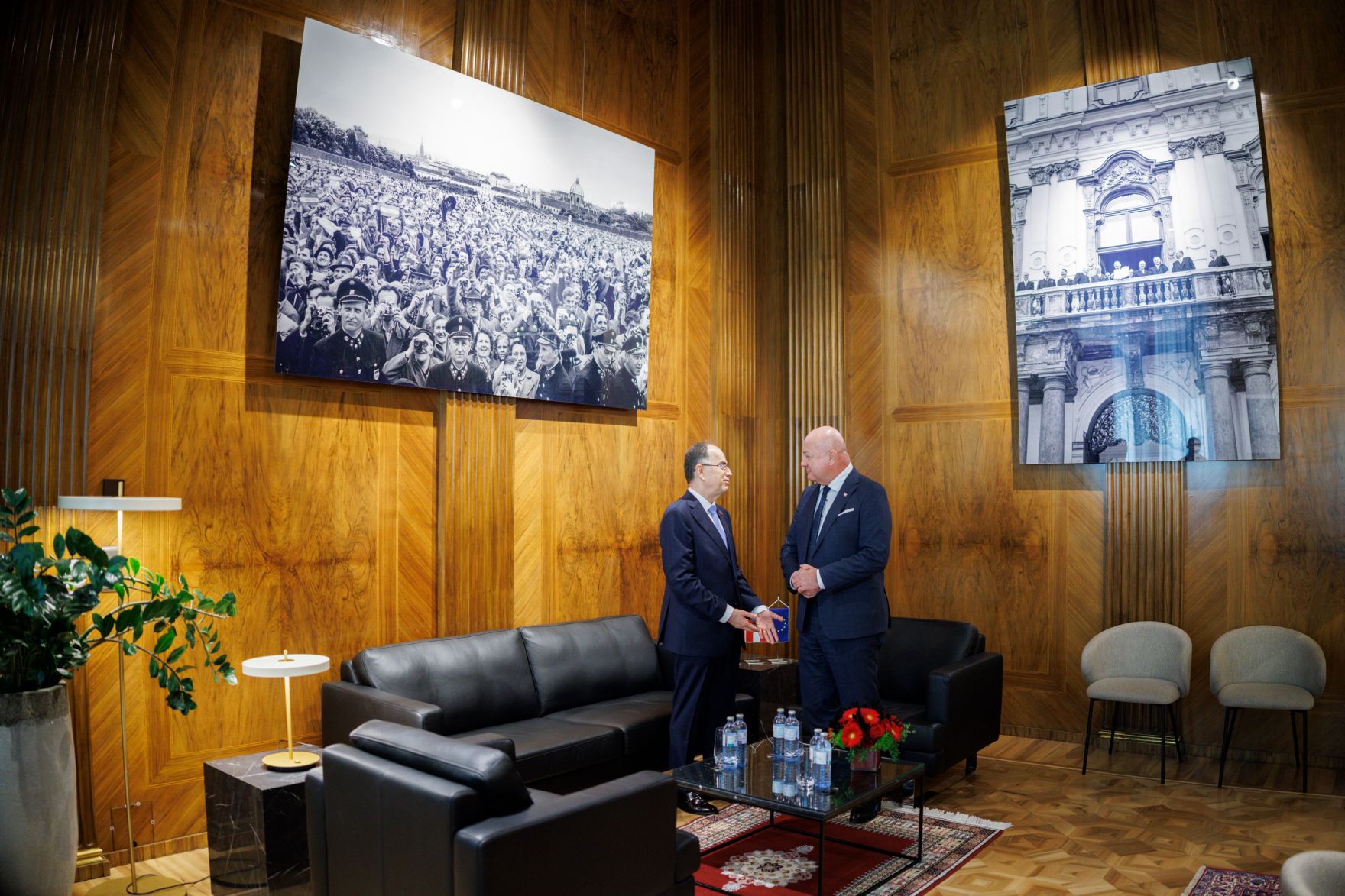Am 25. M&auml;rz 2025 empfing Bundeskanzler Christian Stocker (r.) den albanischen Pr&auml;sident Bajram Begaj (l.) zu einem Arbeitsgespr&auml;ch.