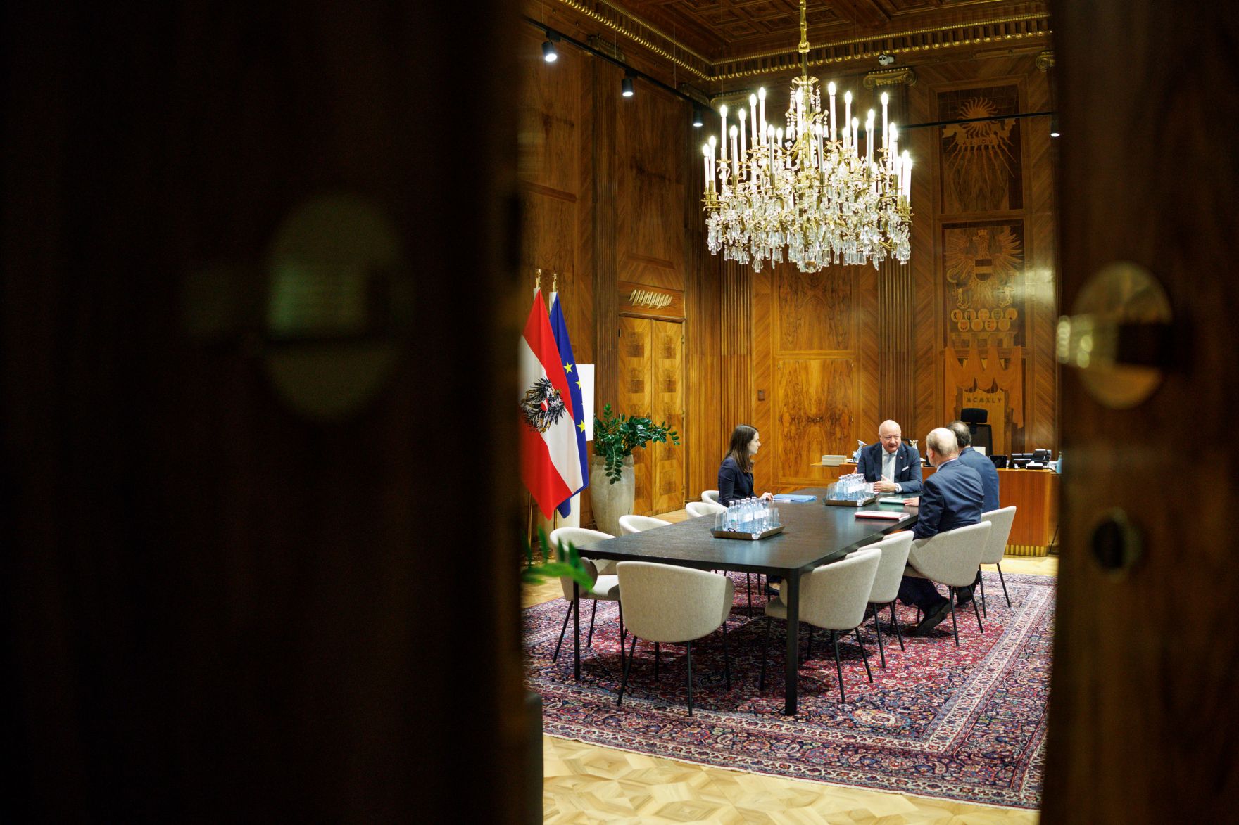 Am 15. April 2025 empfing Bundeskanzler Christian Stocker den Pr&auml;sidenten des Verfassungsgerichtshofes Christoph Grabenwarter zu einem Arbeitsgespr&auml;ch.