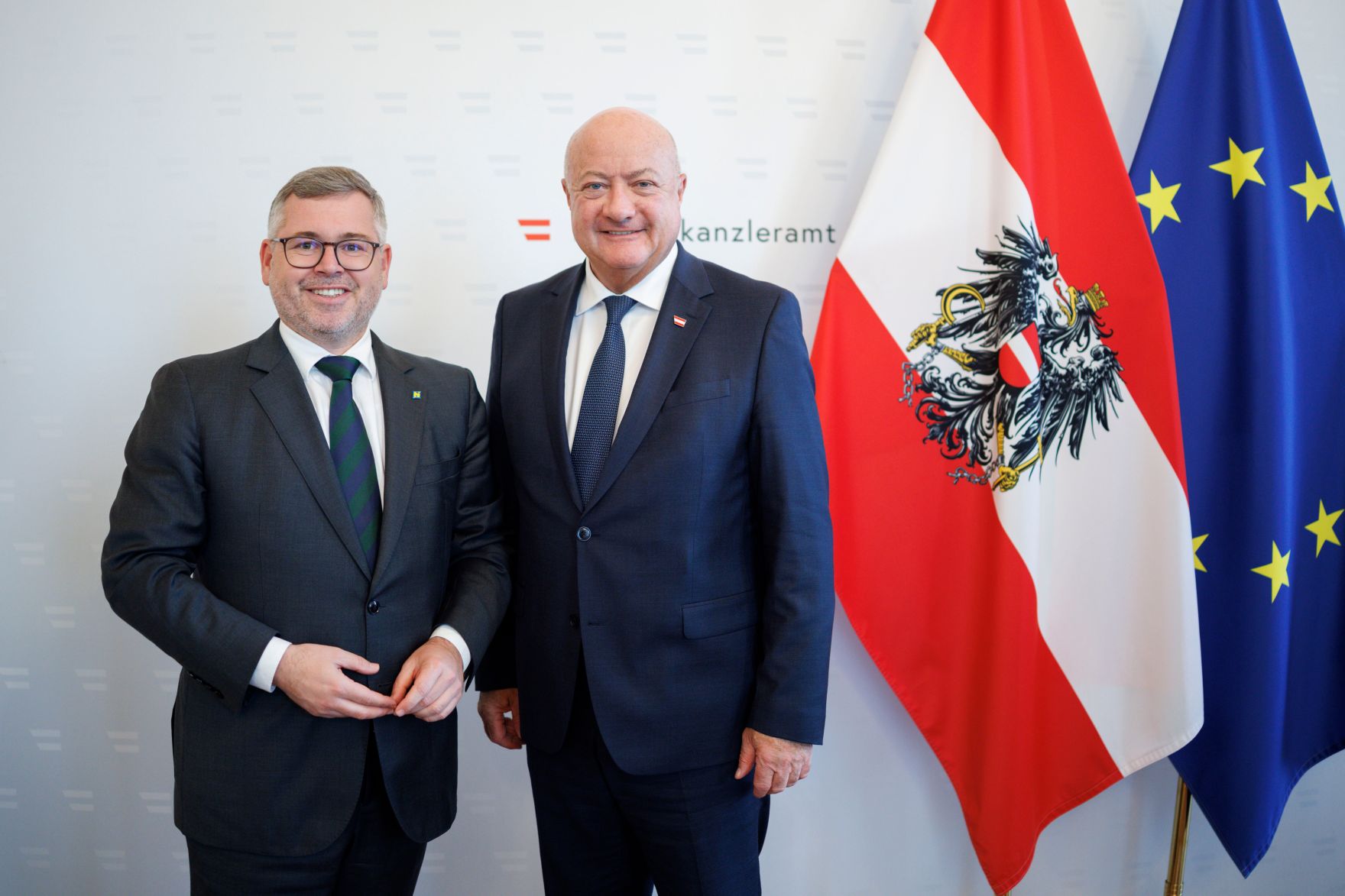 Am 15. Mai 2025 empfing Bundeskanzler Christian Stocker (r.) den nieder&ouml;sterreichischen Landesrat Ludwig Schleritzko (l.) zu einem Arbeitsgespr&auml;ch.