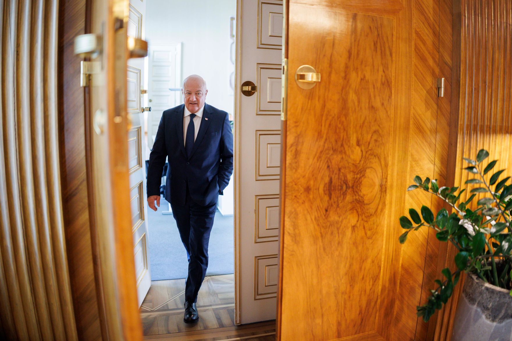 Am 15. Mai 2025 empfing Bundeskanzler Christian Stocker (im Bild) Bundesminister Gerhard Karner zu einem Arbeitsgespr&auml;ch.