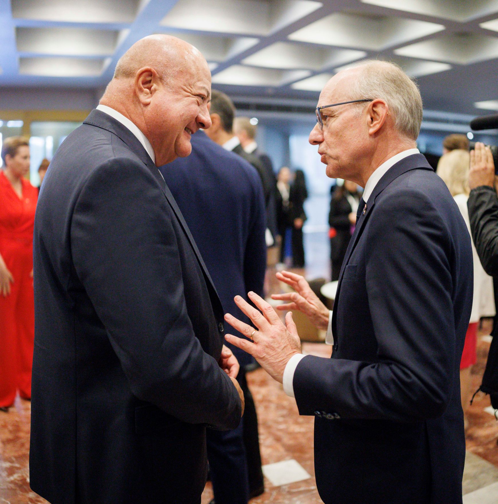 Am 16. Mai 2025 reiste Bundeskanzler Christian Stocker (l.) zu einem Arbeitsbesuch nach Albanien. Im Bild beim Gipfeltreffen der Europ&auml;ischen Politischen Gemeinschaft (EPG).