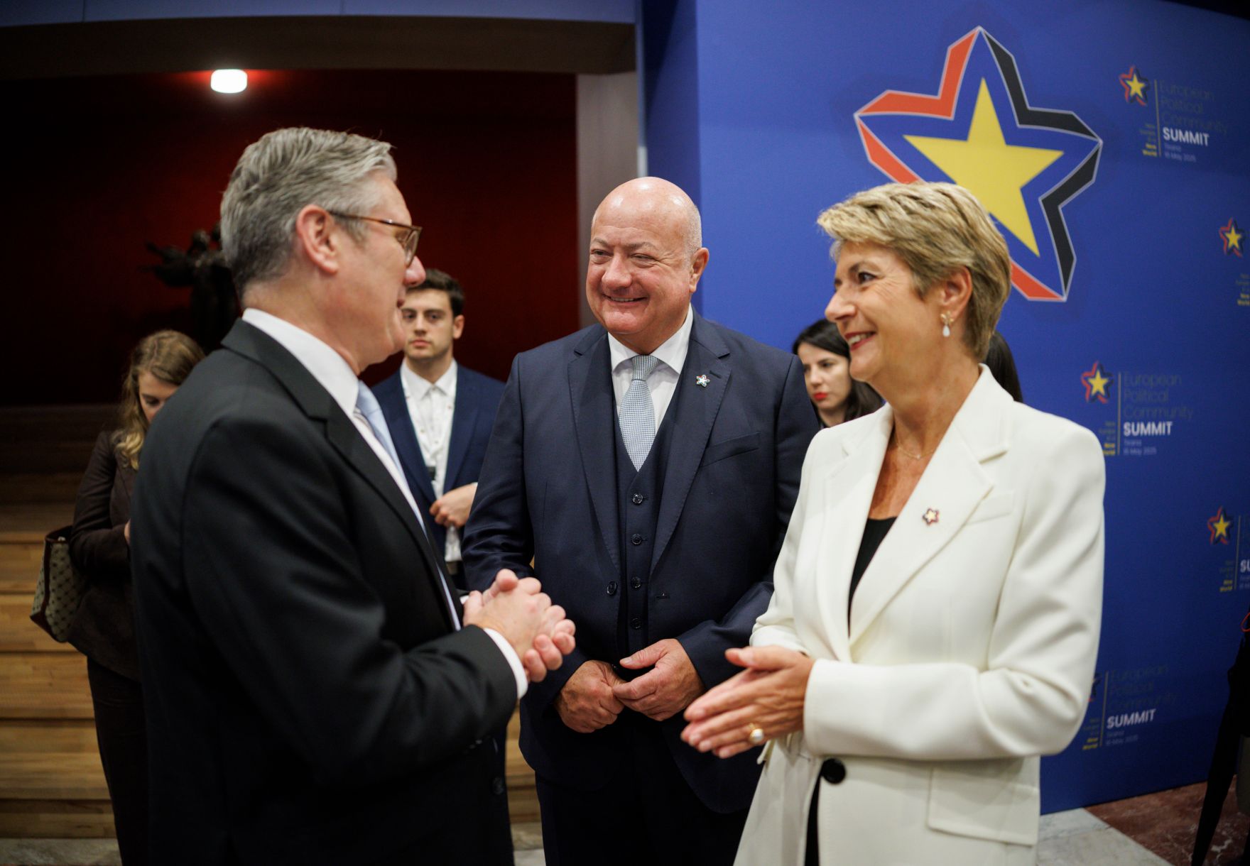 Am 16. Mai 2025 reiste Bundeskanzler Christian Stocker (m.) zu einem Arbeitsbesuch nach Albanien. Im Bild beim Gipfeltreffen der Europ&auml;ischen Politischen Gemeinschaft (EPG).
