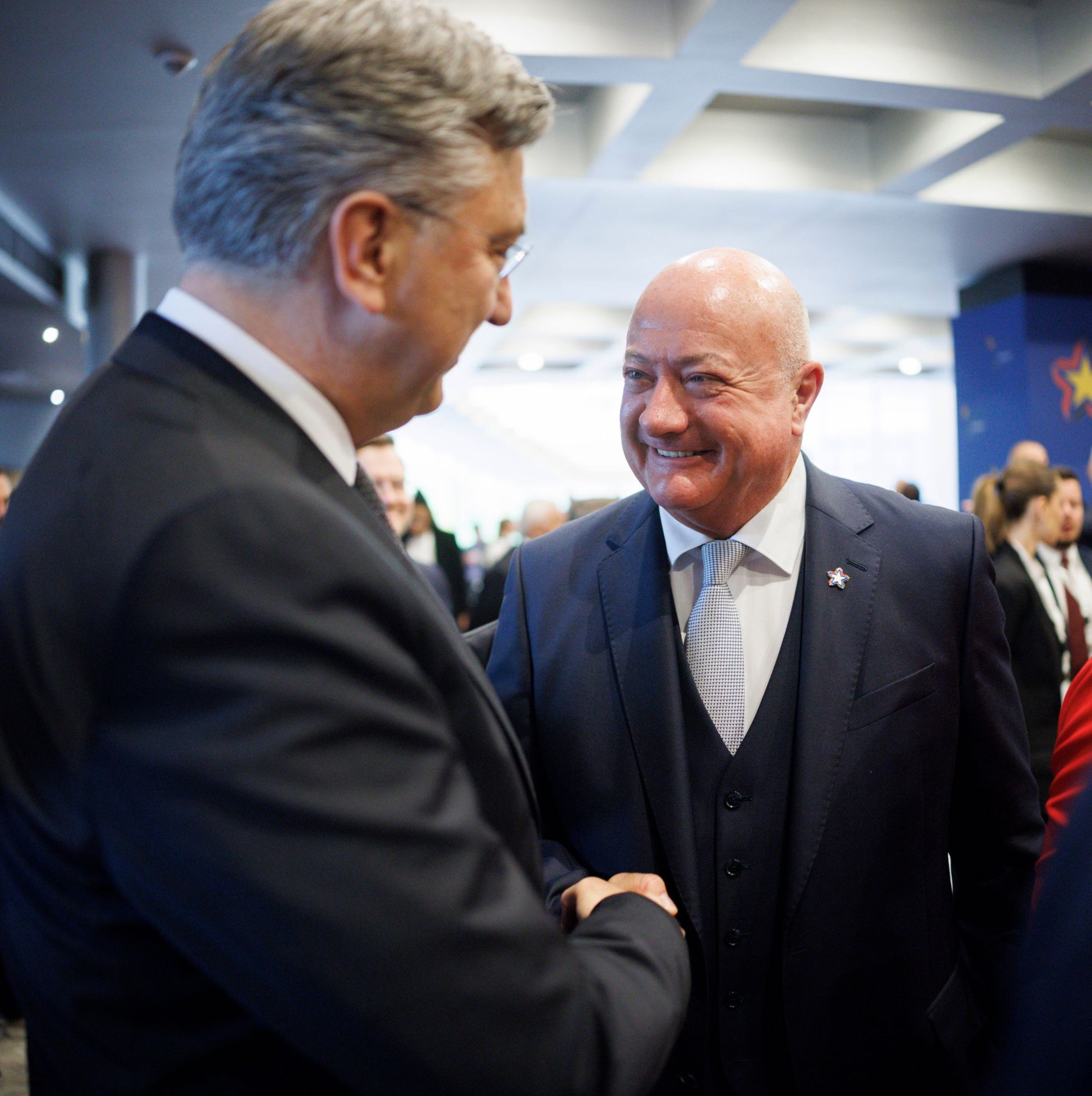 Am 16. Mai 2025 reiste Bundeskanzler Christian Stocker (r.) zu einem Arbeitsbesuch nach Albanien. Im Bild beim Gipfeltreffen der Europ&auml;ischen Politischen Gemeinschaft (EPG).