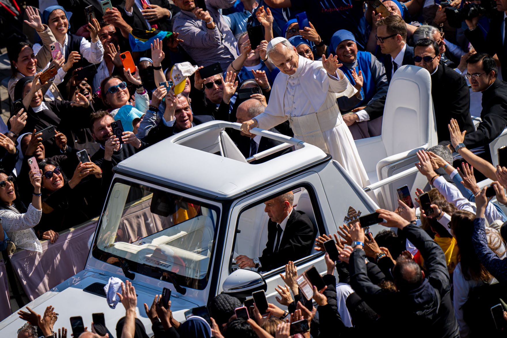 Am 18. Mai 2025 besuchte Bundeskanzler Christian Stocker die Inauguration des Papstes Leo XIV. im Vatikan.