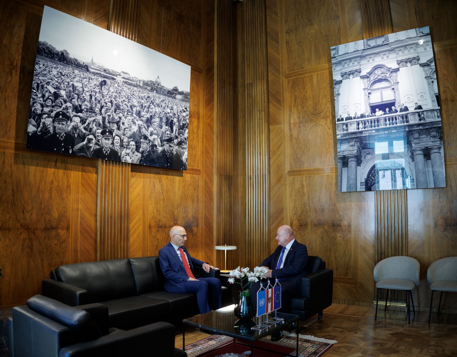 Am 27. Mai 2025 empfing Bundeskanzler Christian Stocker (r.) den UN-Hochkommissar f&uuml;r Menschenrechte Volker T&uuml;rk (l.) zu einem Arbeitsgespr&auml;ch.