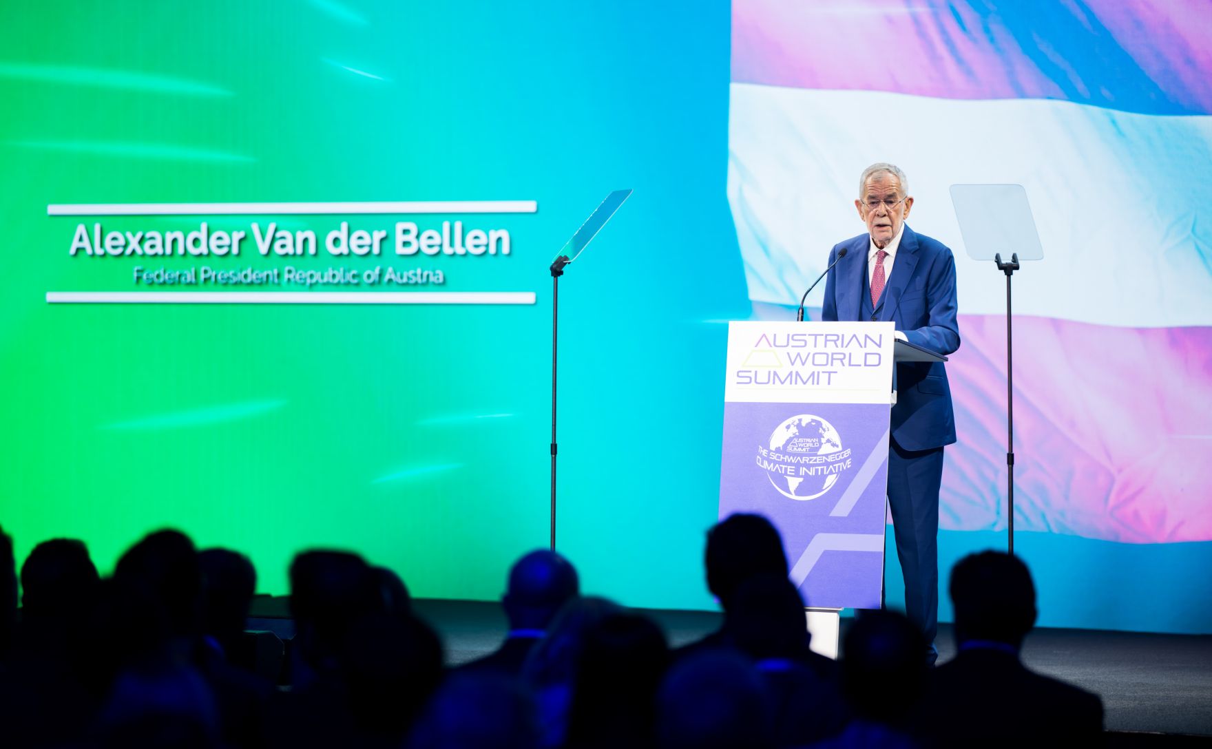 Am 3. Juni 2025 nahm Bundeskanzler Christian Stocker am Austrian World Summit 2025 teil. Im Bild Bundespr&auml;sident Alexander Van der Bellen.