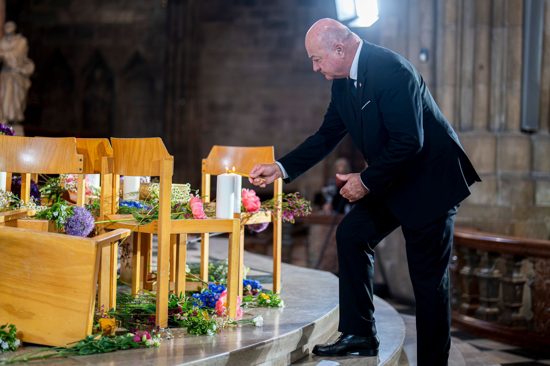 Am 12. Juni 2025 nahm Bundeskanzler Christian Stocker (im Bild) am Trauer- und Gedenkgottesdienst im Stephansdom teil.