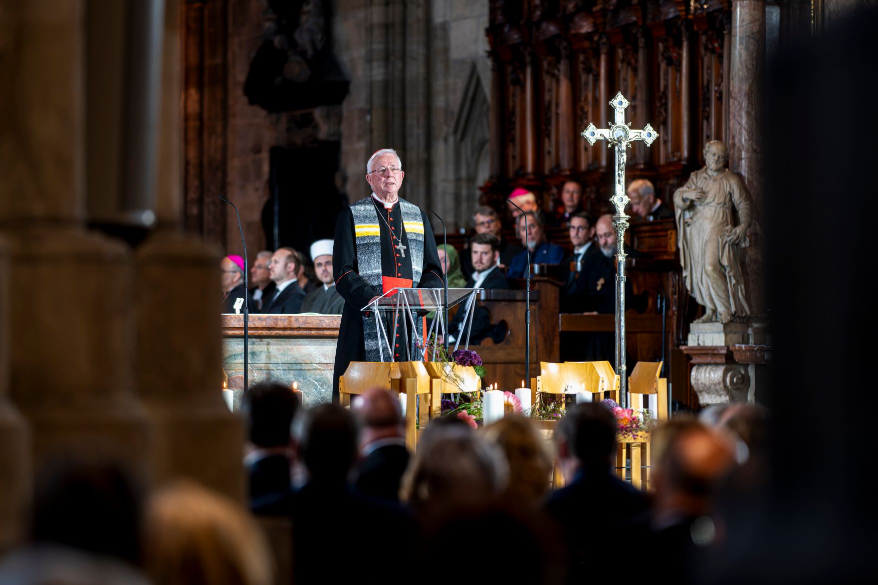 Am 12. Juni 2025 nahm Bundeskanzler Christian Stocker am Trauer- und Gedenkgottesdienst im Stephansdom teil.