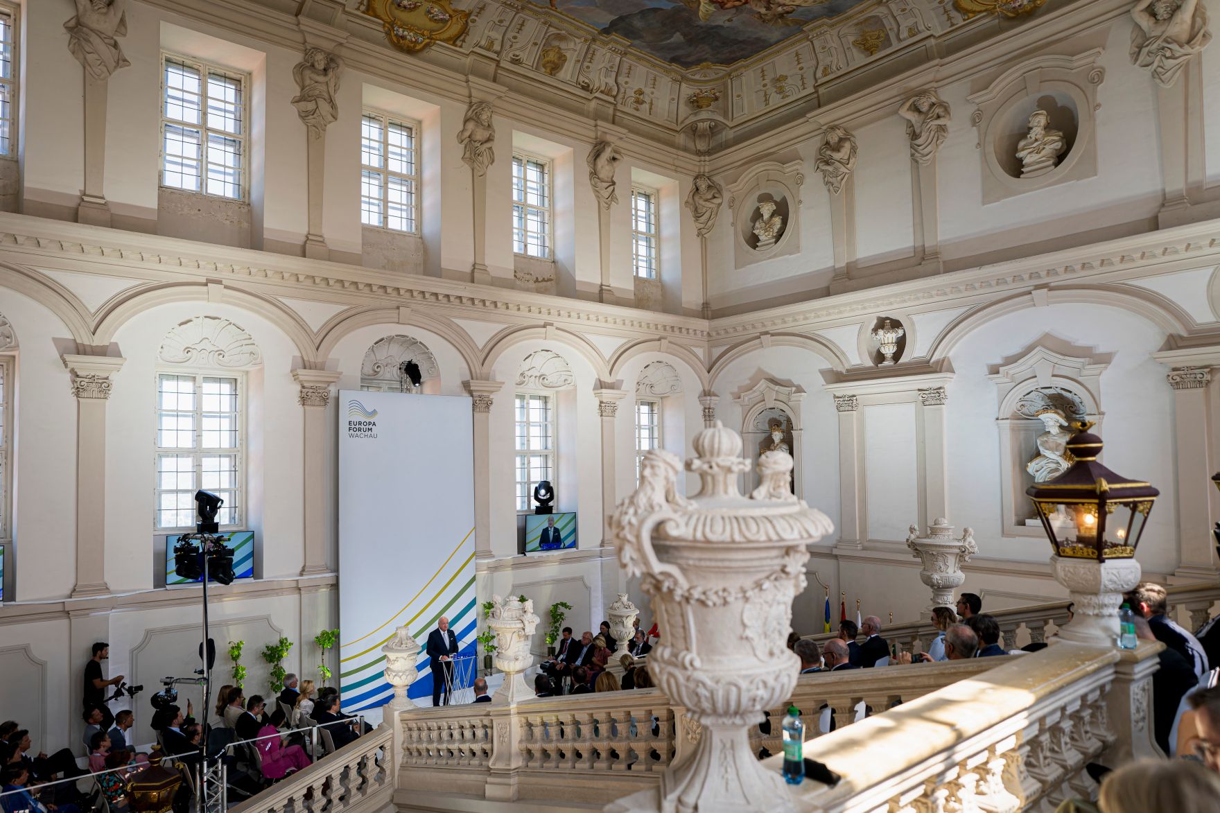 Am 13. Juni 2025 nahm Bundeskanzler Christian Stocker am Europa-Forum Wachau teil.