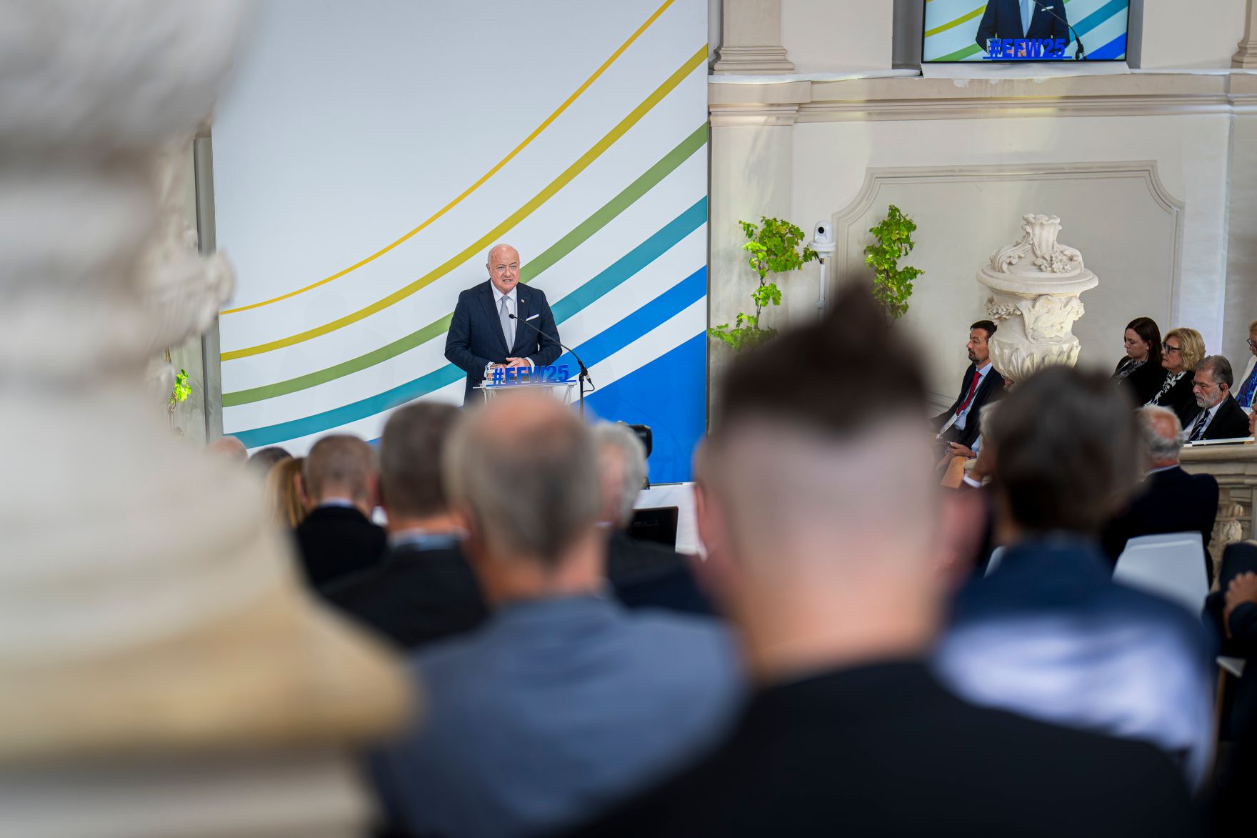 Am 13. Juni 2025 nahm Bundeskanzler Christian Stocker am Europa-Forum Wachau teil.