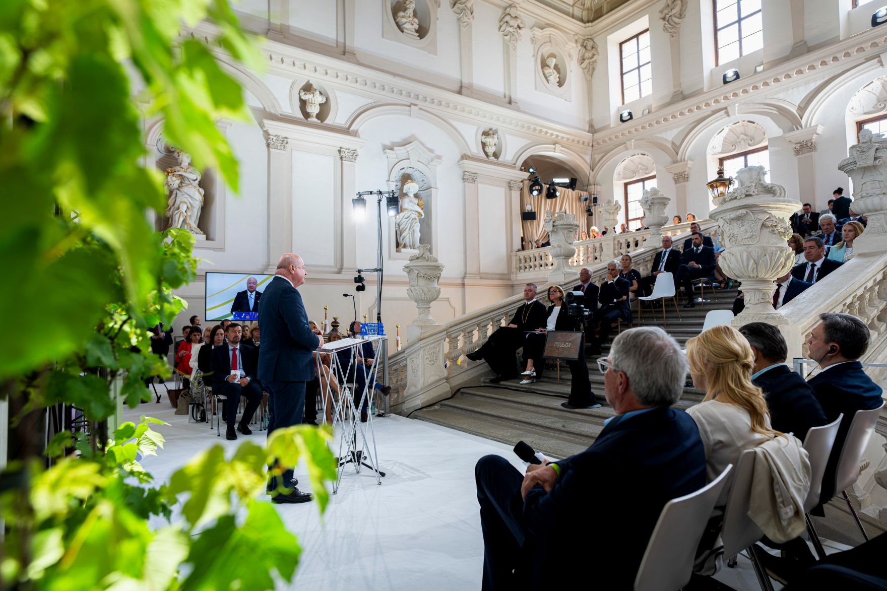 Am 13. Juni 2025 nahm Bundeskanzler Christian Stocker am Europa-Forum Wachau teil.