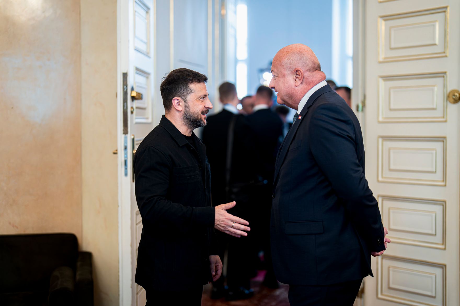 Am 16. Juni 2025 empfing Bundeskanzler Christian Stocker (r.) den Pr&auml;sidenten der Ukraine Wolodymyr Selenskyj (l.) zu einem Arbeitsgespr&auml;ch.