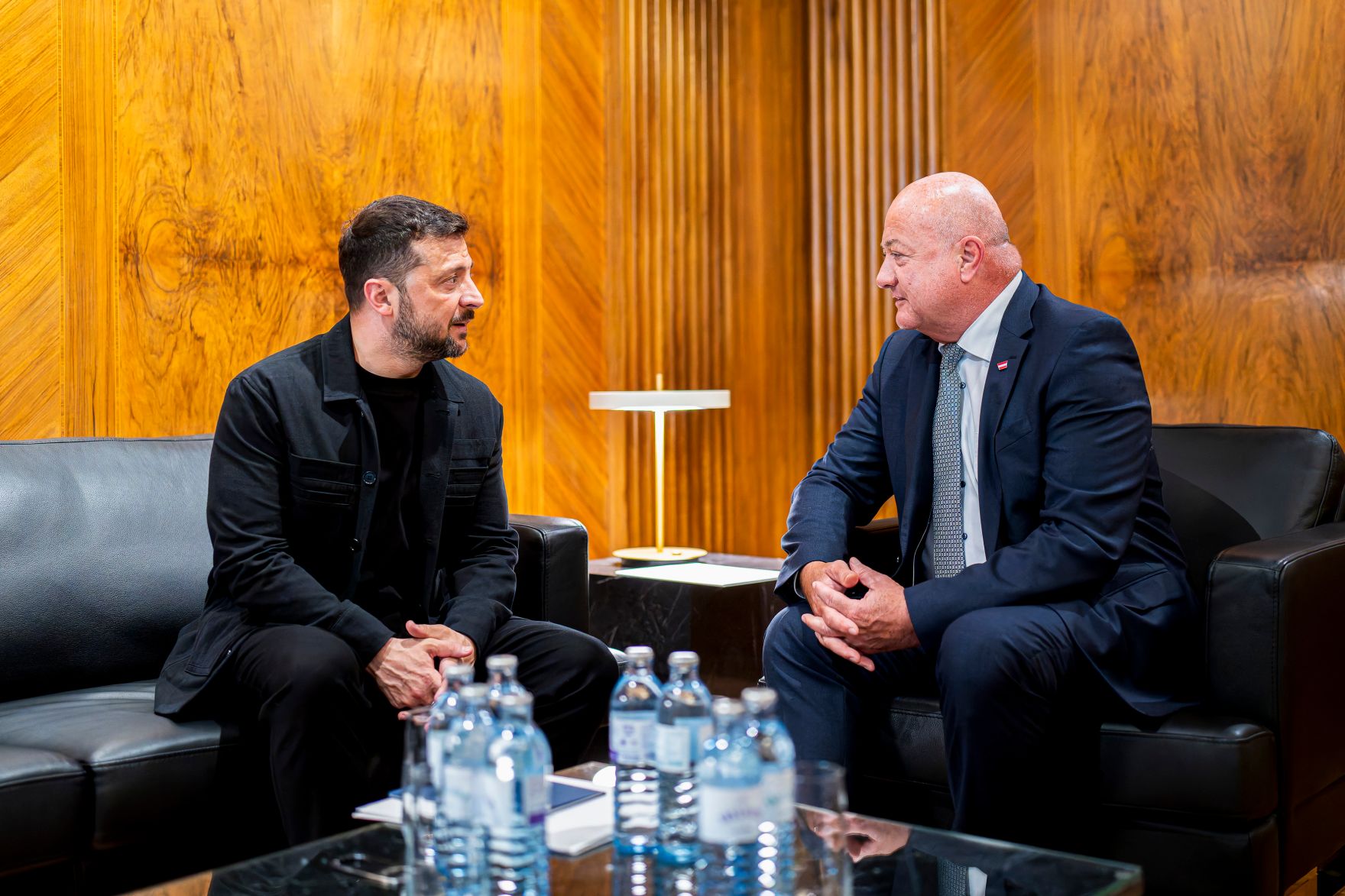 Am 16. Juni 2025 empfing Bundeskanzler Christian Stocker (r.) den Pr&auml;sidenten der Ukraine Wolodymyr Selenskyj (l.) zu einem Arbeitsgespr&auml;ch.
