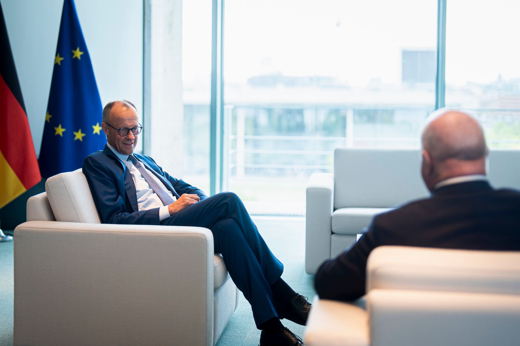 Am 27. Juni 2025 reiste Bundeskanzler Christian Stocker (r.) zu einem Arbeitsbesuch nach Berlin. Im Bild bei einem Arbeitsgespr&auml;ch mit dem Bundeskanzler von der Bundesrepublik Deutschland Friedrich Merz (l.).