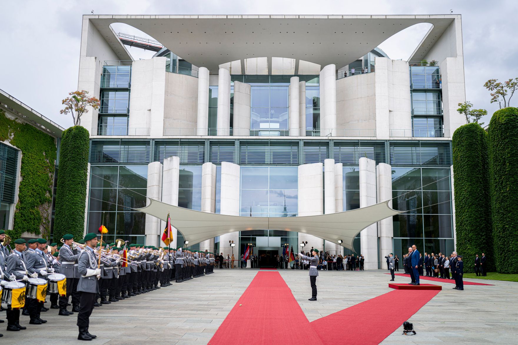 Am 27. Juni 2025 reiste Bundeskanzler Christian Stocker zu einem Arbeitsbesuch nach Berlin. Im Bild mit dem Bundeskanzler von der Bundesrepublik Deutschland Friedrich Merz.