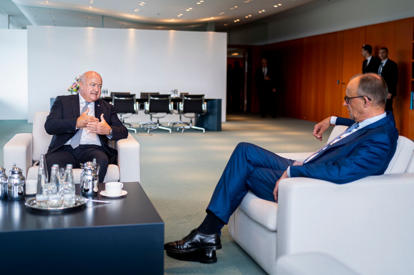 Am 27. Juni 2025 reiste Bundeskanzler Christian Stocker (l.) zu einem Arbeitsbesuch nach Berlin. Im Bild bei einem Arbeitsgespr&auml;ch mit dem Bundeskanzler von der Bundesrepublik Deutschland Friedrich Merz (r.).