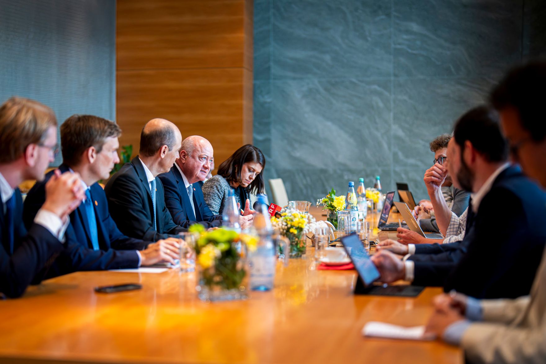 Am 27. Juni 2025 reiste Bundeskanzler Christian Stocker (4.v.l.) zu einem Arbeitsbesuch nach Berlin.