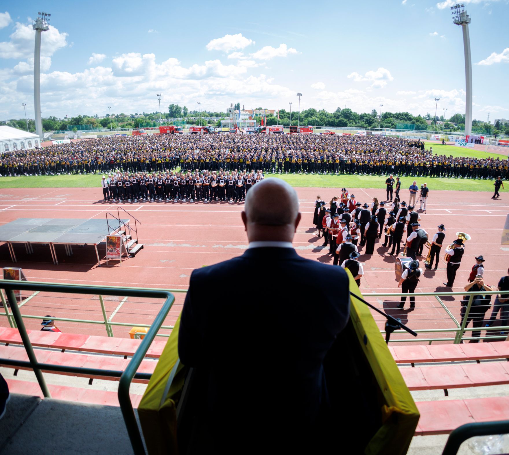 Am 29. Juni 2025 nahm Bundeskanzler Christian Stocker an der Siegerehrung des 73. N&Ouml; Landesfeuerwehrleistungsbewerb teil.