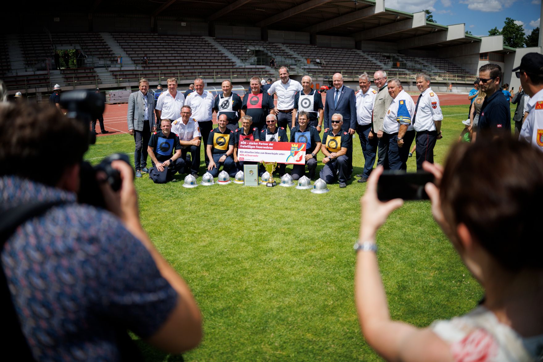 Am 29. Juni 2025 nahm Bundeskanzler Christian Stocker an der Siegerehrung des 73. N&Ouml; Landesfeuerwehrleistungsbewerb teil.