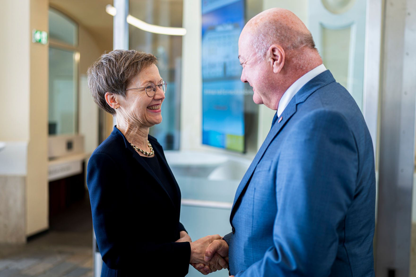 Am 9. Juli 2025 empfing Bundeskanzler Christian Stocker (r.) die Regierungschefin von Liechtenstein Brigitte Haas (l.) zu einem Arbeitsgespr&auml;ch im Bundeskanzleramt.