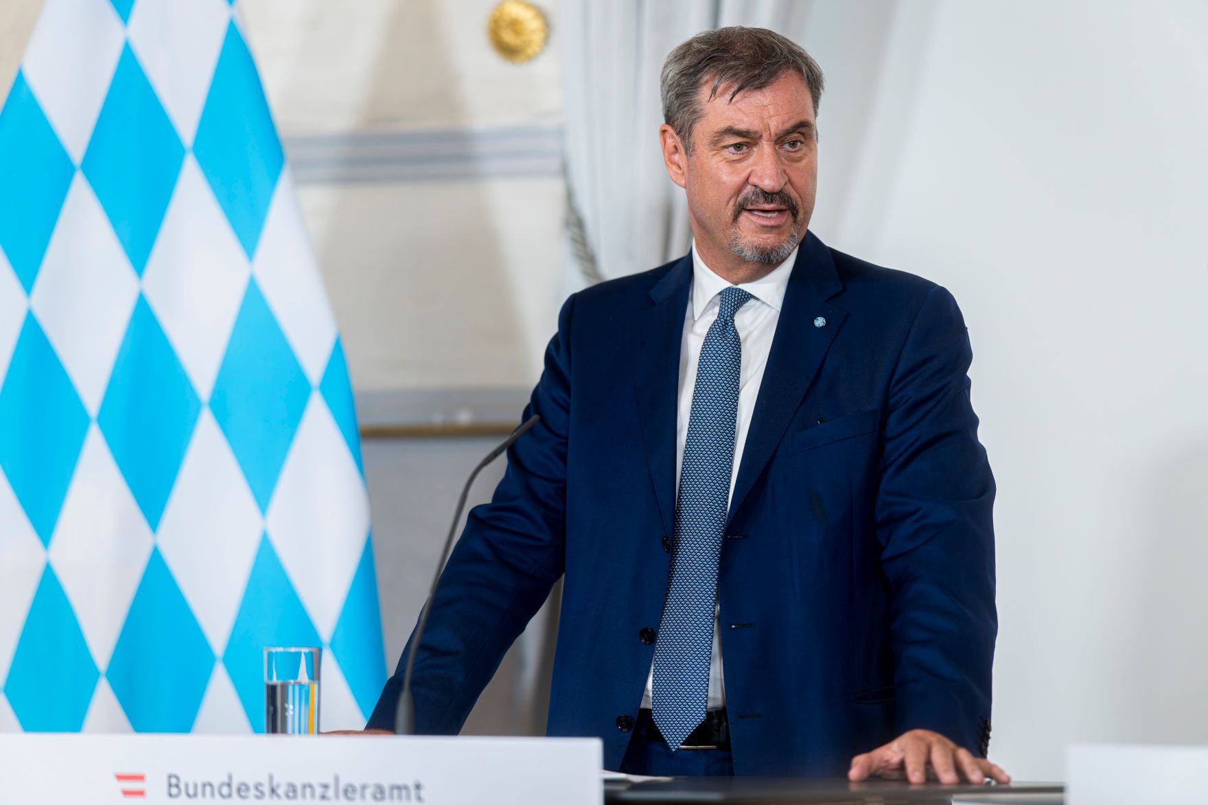 Am 10. Juli 2025 empfing Bundeskanzler Christian Stocker den Ministerpr&auml;sidenten des Freistaates Bayern Markus S&ouml;der (im Bild) zu einem Arbeitsgespr&auml;ch im Bundeskanzleramt. Im Bild bei einer gemeinsamen Pressekonferenz.