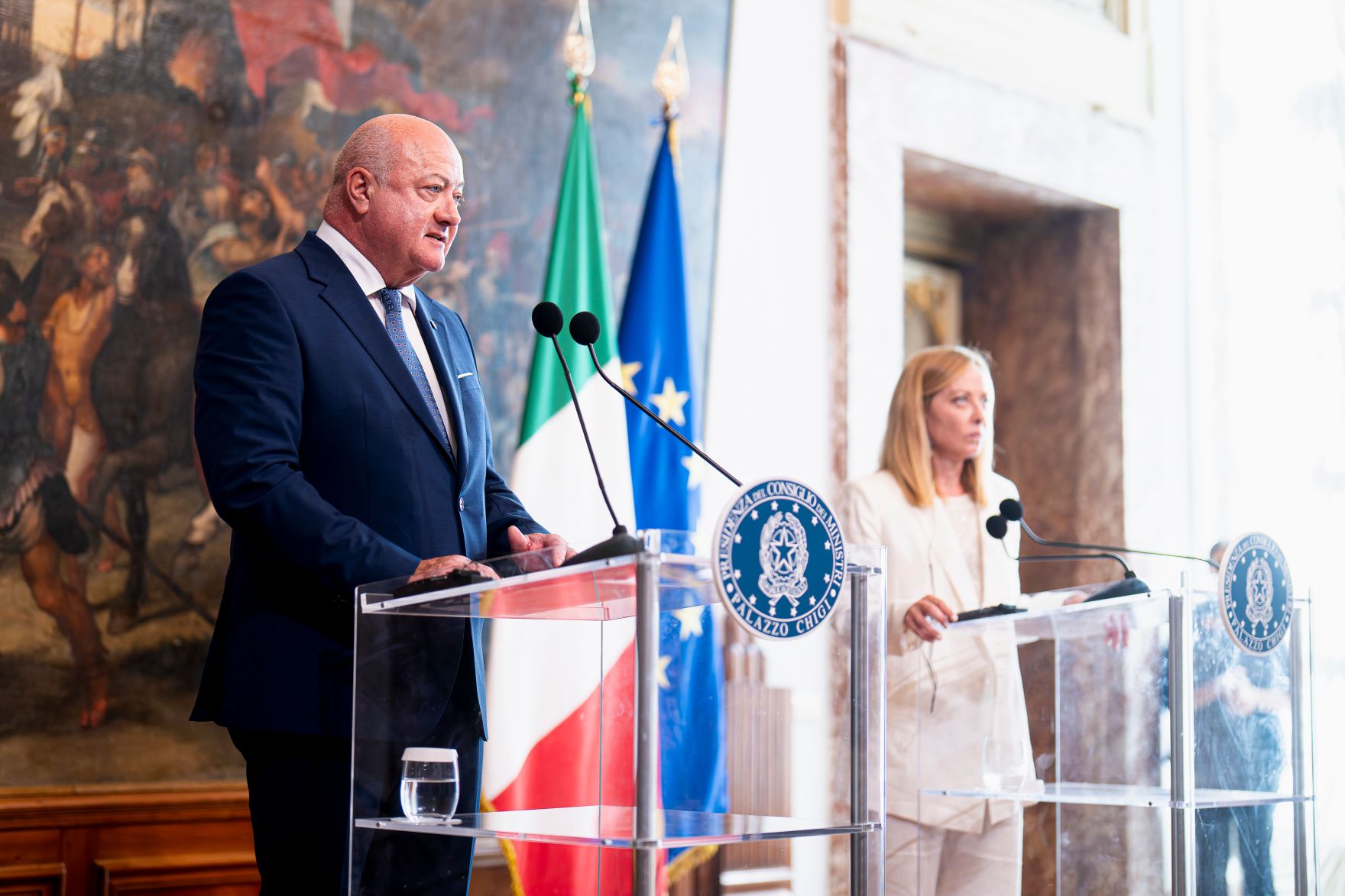 Am 15. Juli 2025 reiste Bundeskanzler Christian Stocker (l.) zu einem Arbeitsbesuch nach Rom. Im Bild bei einem gemeinsamen Pressestatement mit der Premierministerin von Italien Giorgia Meloni (r.).
