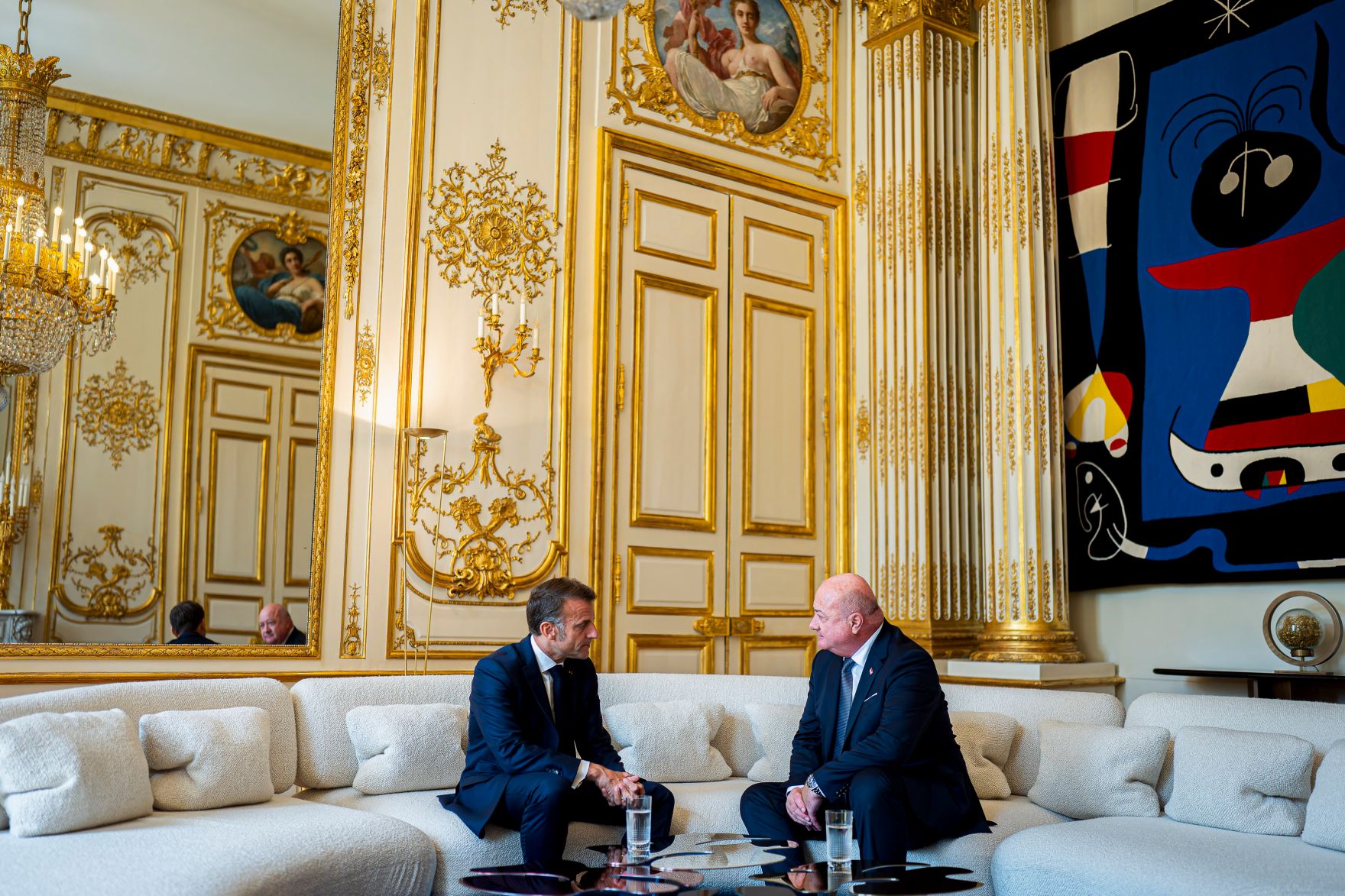 Am 18. Juli 2025 reiste Bundeskanzler Christian Stocker (r.) zu einem Arbeitsbesuch nach Paris. Im Bild mit dem Pr&auml;sidenten von Frankreich, Emmanuel Macron (l.).