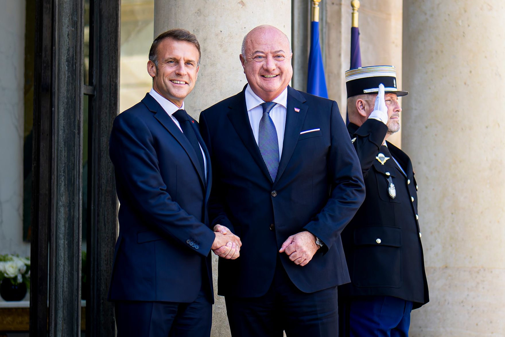 Am 18. Juli 2025 reiste Bundeskanzler Christian Stocker (r.) zu einem Arbeitsbesuch nach Paris. Im Bild mit dem Pr&auml;sidenten von Frankreich, Emmanuel Macron (l.).