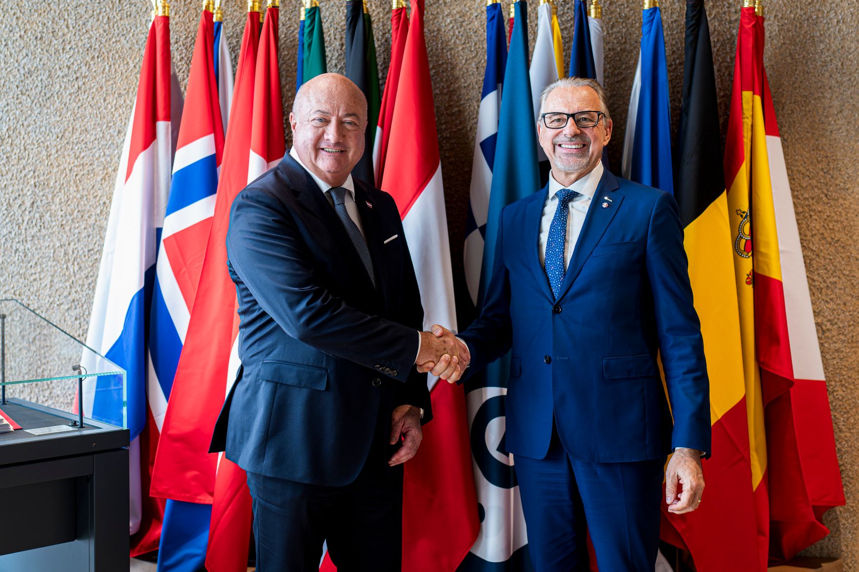 Am 18. Juli 2025 reiste Bundeskanzler Christian Stocker (l.) zu einem Arbeitsbesuch nach Paris. Im Bild mit ESA-Generaldirektor Josef Aschbacher (r.).