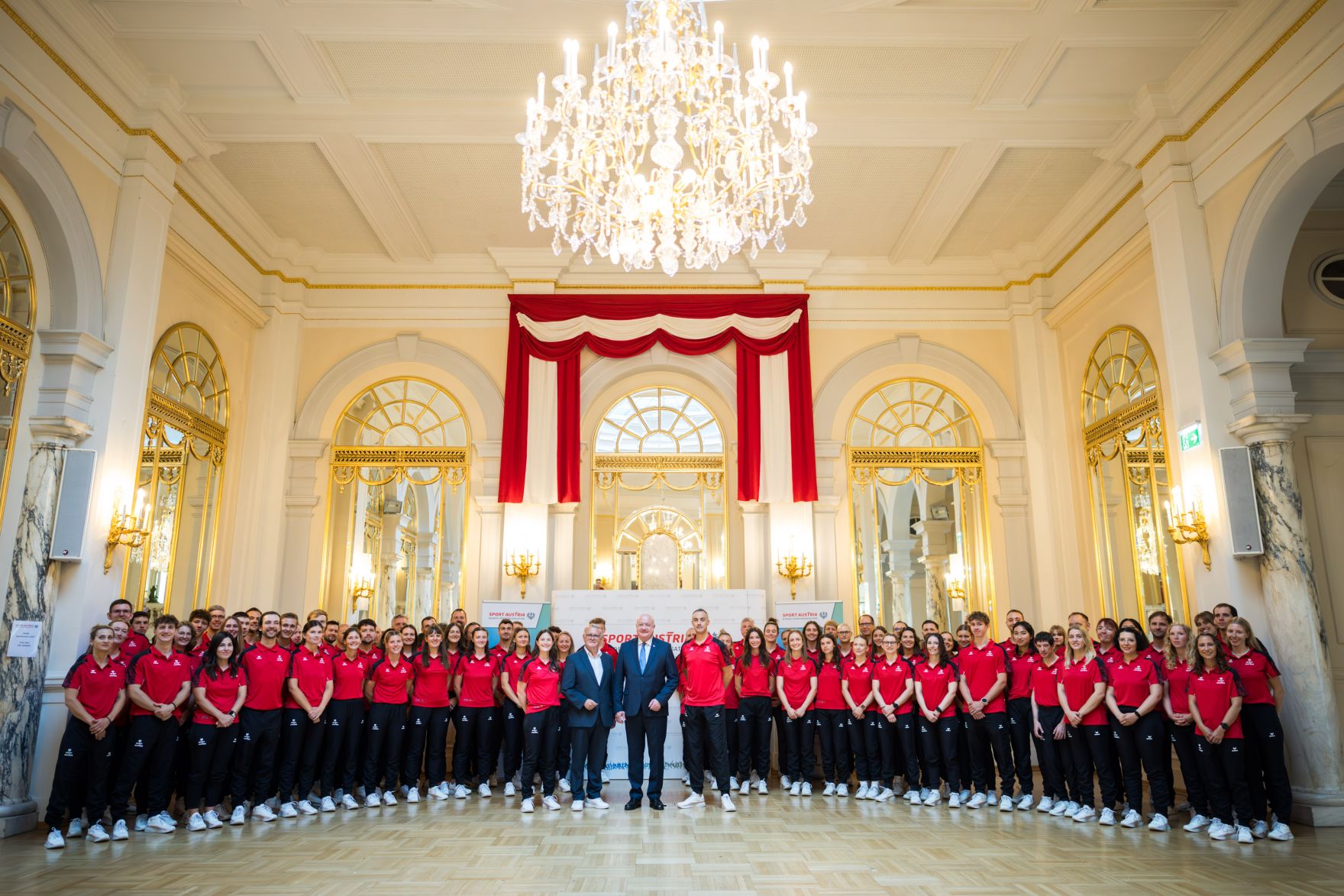 Am 24. Juli 2025 verabschiedete Bundeskanzler Christian Stocker (im Bild) das Team Austria zu den World Games 2025.