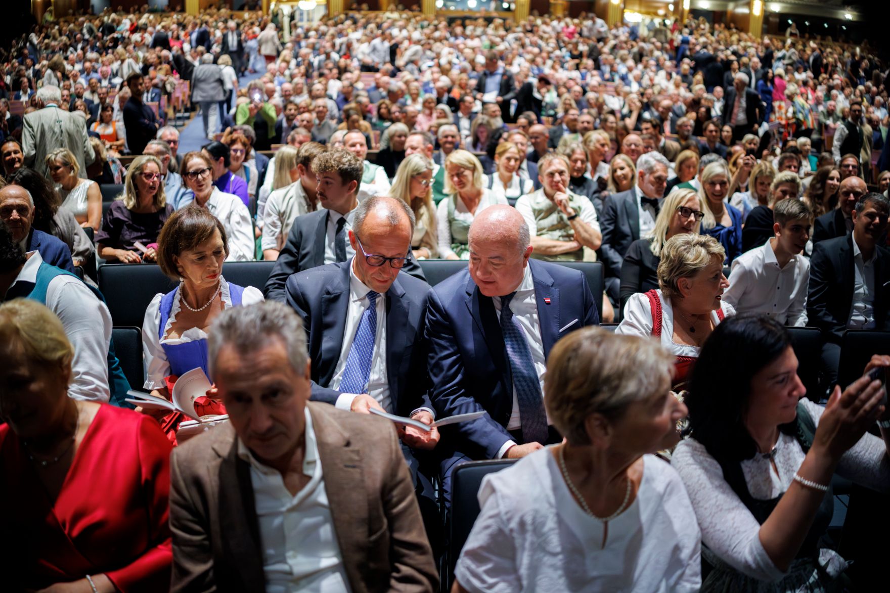 Am 26. Juli 2025 besuchten Bundeskanzler Christian Stocker die Er&ouml;ffnung der Salzburger Festspiele in Salzburg. Im Bild mit dem deutschen Bundeskanzler Friedrich Merz.