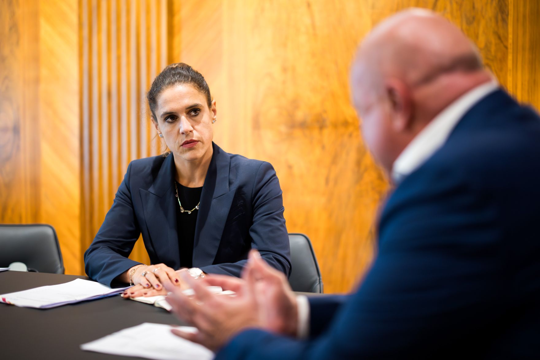 Am 29. Juli 2025 empfing Bundeskanzler Christian Stocker (r.) die Direktorin des Wirtschaftsforschungsinstituts EcoAustria, Monika Irena K&ouml;ppl-Turyna (l.) zu einem Arbeitsgespr&auml;ch im Bundeskanzleramt.