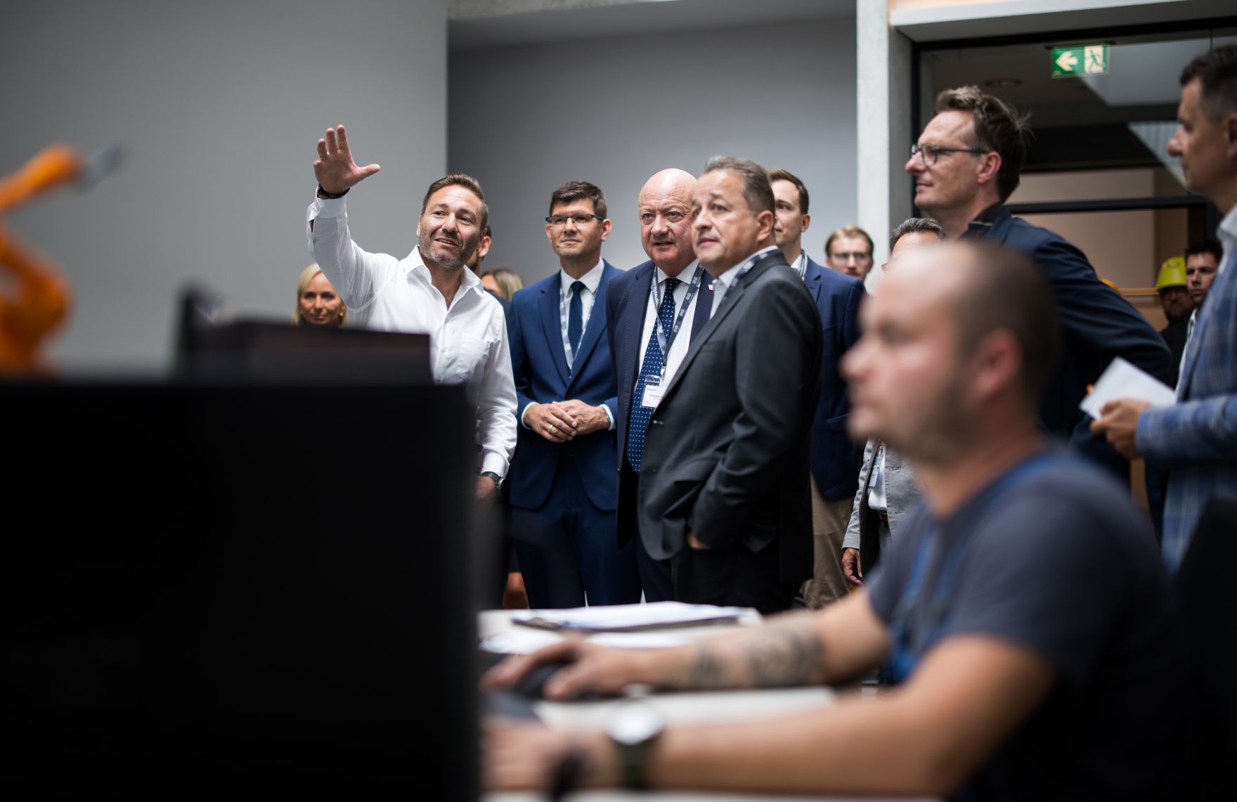 Am 30. Juli 2025 besuchte Bundeskanzler Christian Stocker (m.) im Rahmen seines Bundesl&auml;ndertages den Betrieb RHI Magnesita in K&auml;rnten.