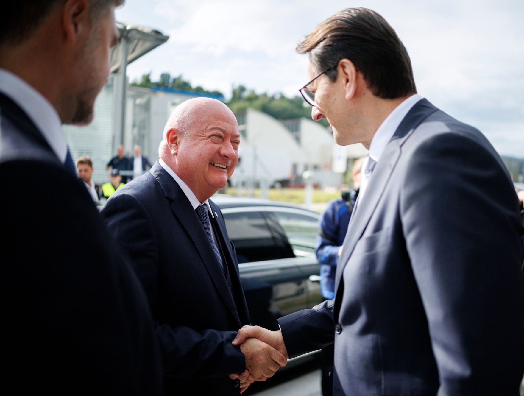 Am 1. August 2025 besuchte Bundeskanzler Christian Stocker (m.) im Rahmen seines Bundesl&auml;ndertages das BMW Group Werk Steyr in Ober&ouml;sterreich.