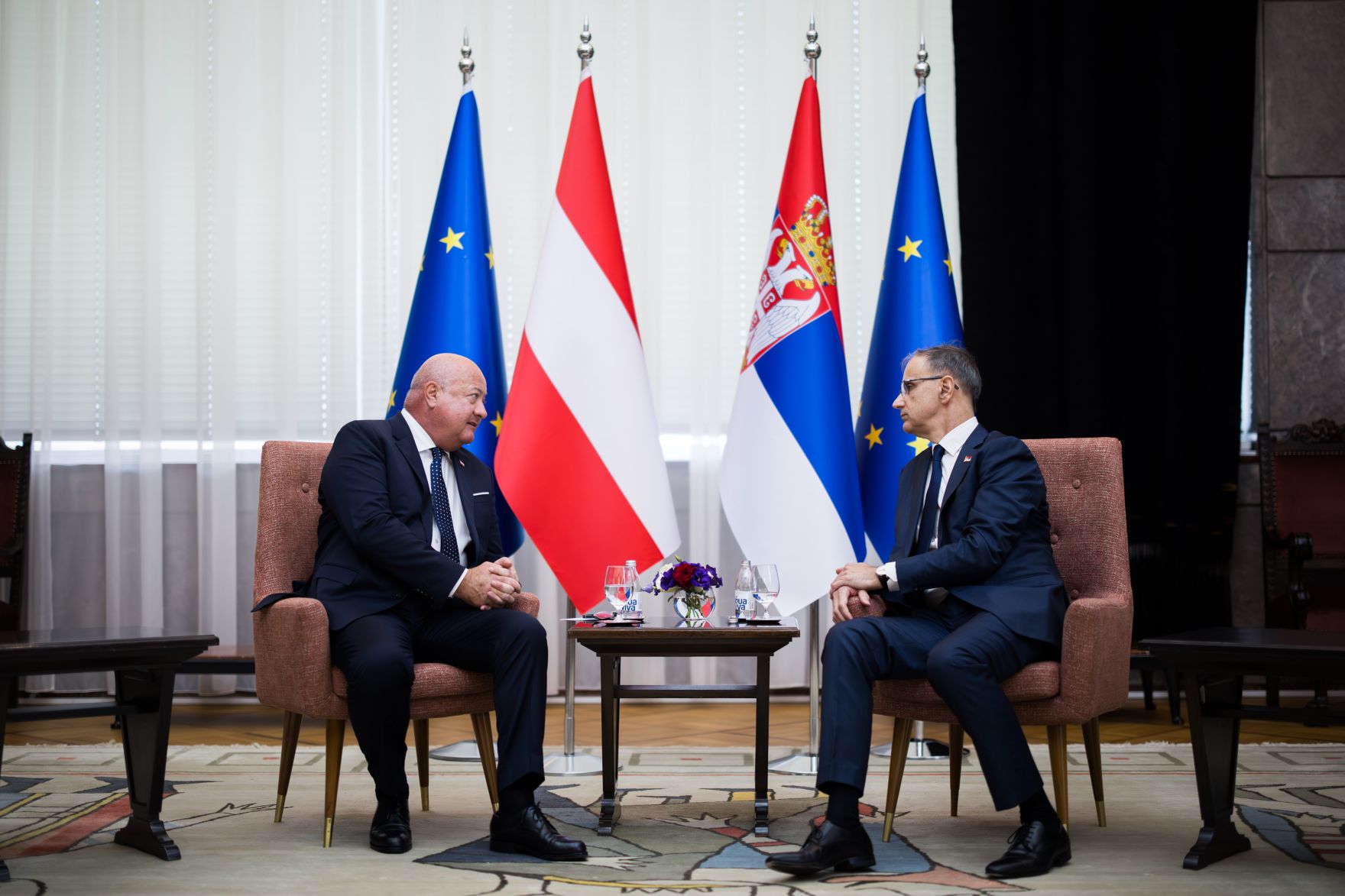 Am 12. August 2025 reiste Bundeskanzler Christian Stocker (l.) zu einem Arbeitsbesuch nach Serbien. Im Bild mit dem Ministerpr&auml;sidenten von Serbien Đuro Macut (r.).