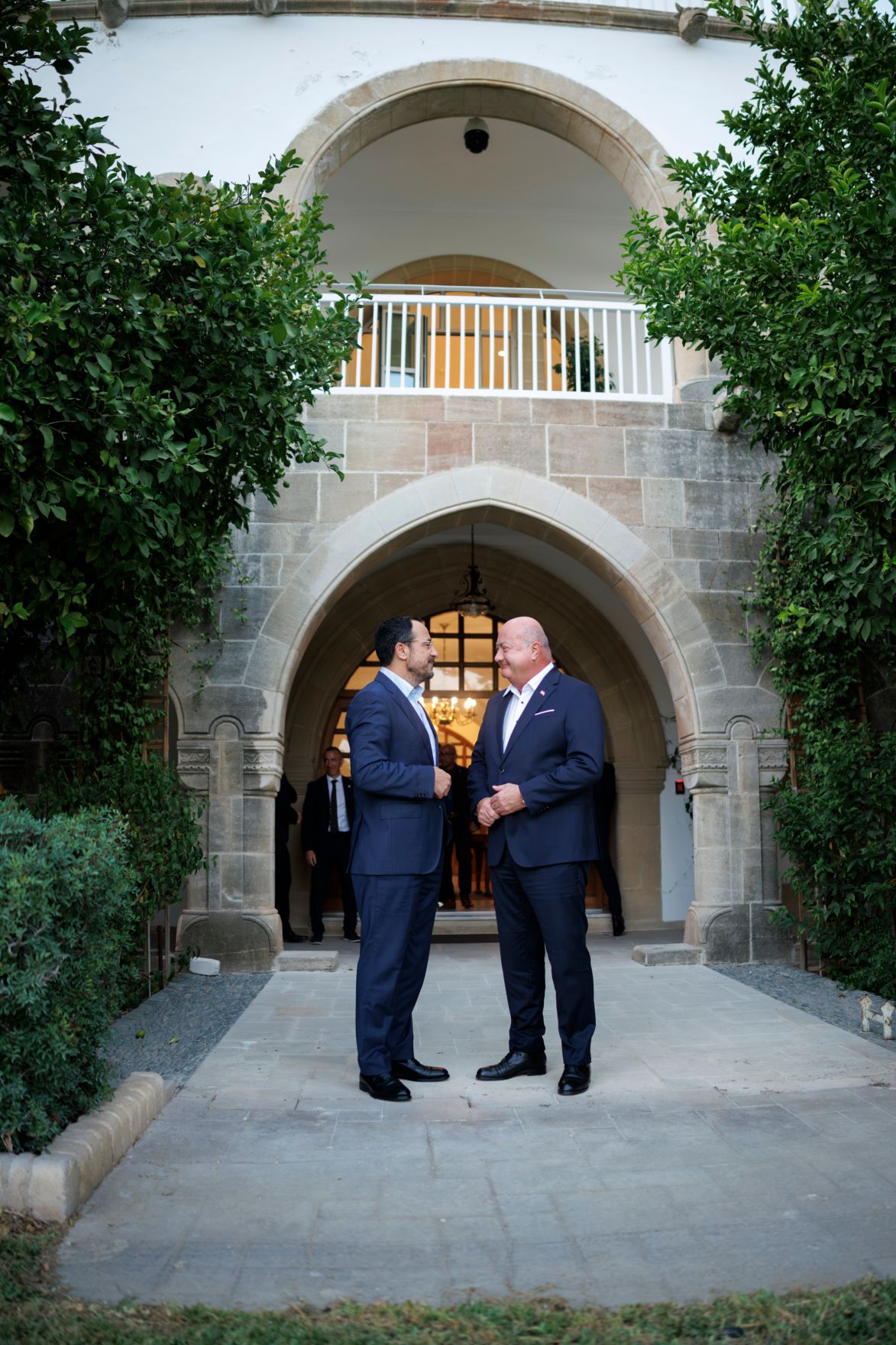Am 21. August 2025 reiste Bundeskanzler Christian Stocker (m.r.) zu einem mehrt&auml;gigen Arbeitsbesuch nach Zypern. Im Bild mit dem Pr&auml;sidenten von Zypern, Nikos Christodoulidis (m.l.).