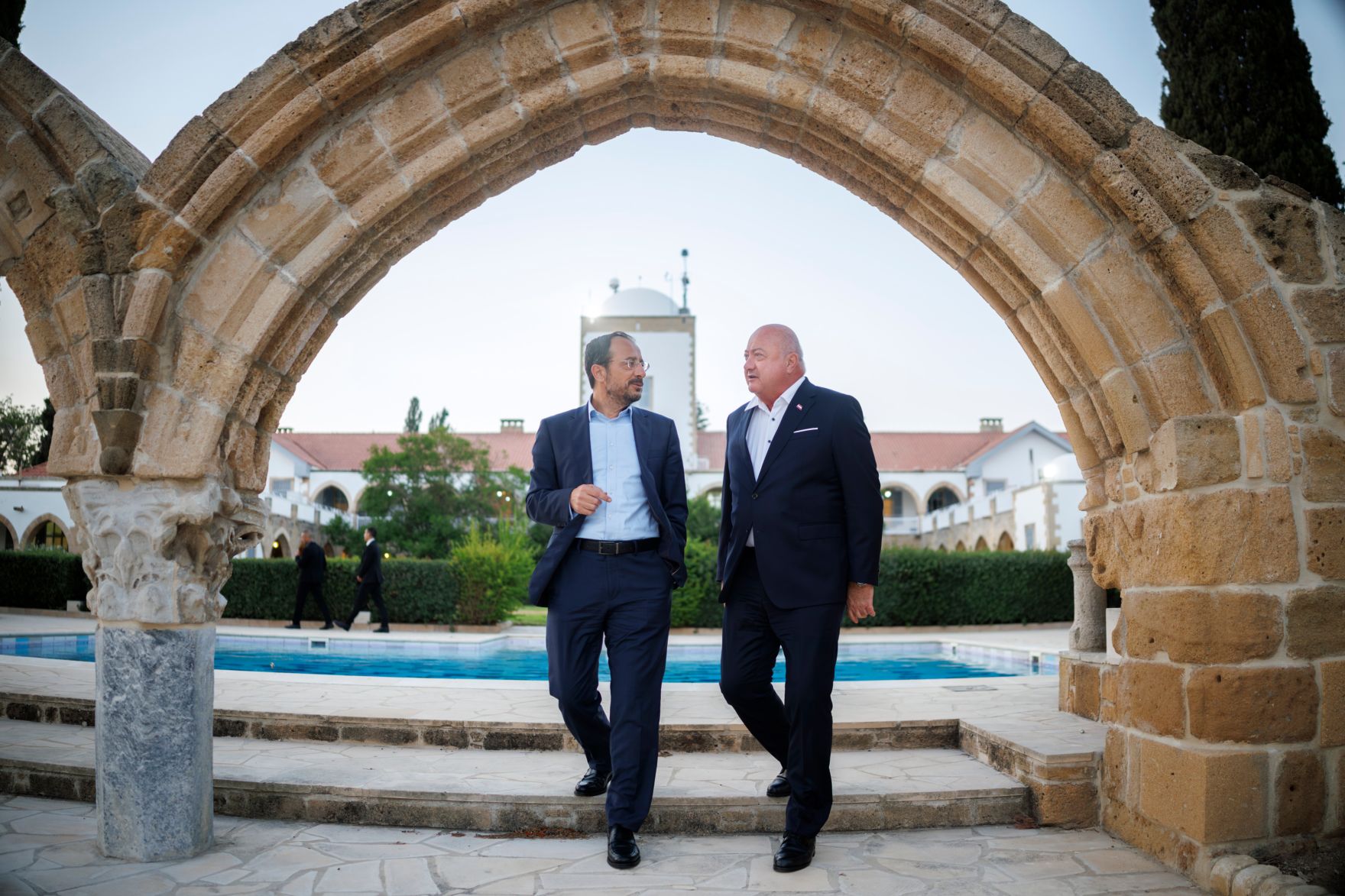 Am 21. August 2025 reiste Bundeskanzler Christian Stocker (r.) zu einem mehrt&auml;gigen Arbeitsbesuch nach Zypern. Im Bild mit dem Pr&auml;sidenten von Zypern, Nikos Christodoulidis (l.).