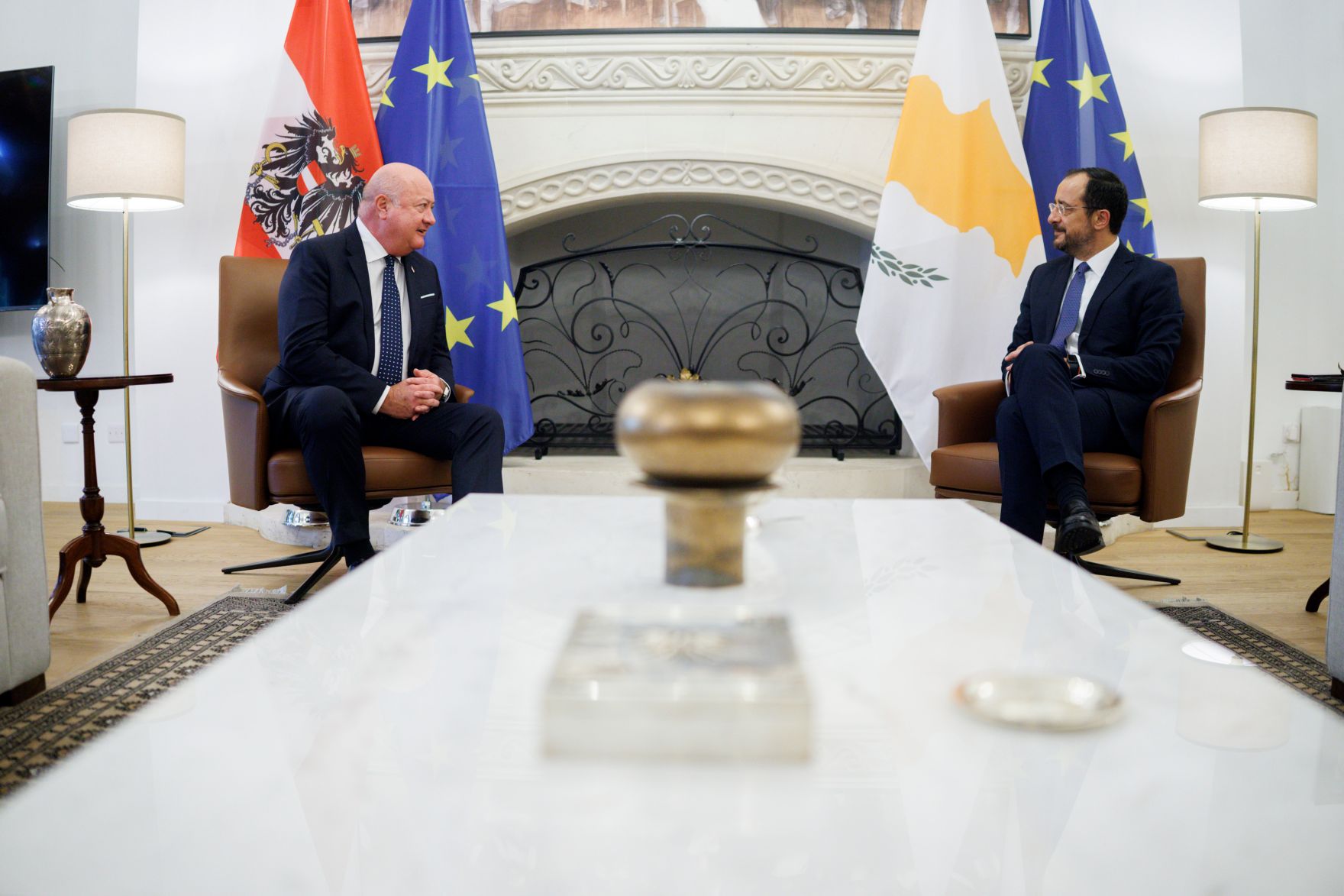 Am 21. August 2025 reiste Bundeskanzler Christian Stocker (l.) zu einem mehrt&auml;gigen Arbeitsbesuch nach Zypern. Im Bild beim Arbeitsgespr&auml;ch mit dem Pr&auml;sidenten von Zypern, Nikos Christodoulidis (r.).