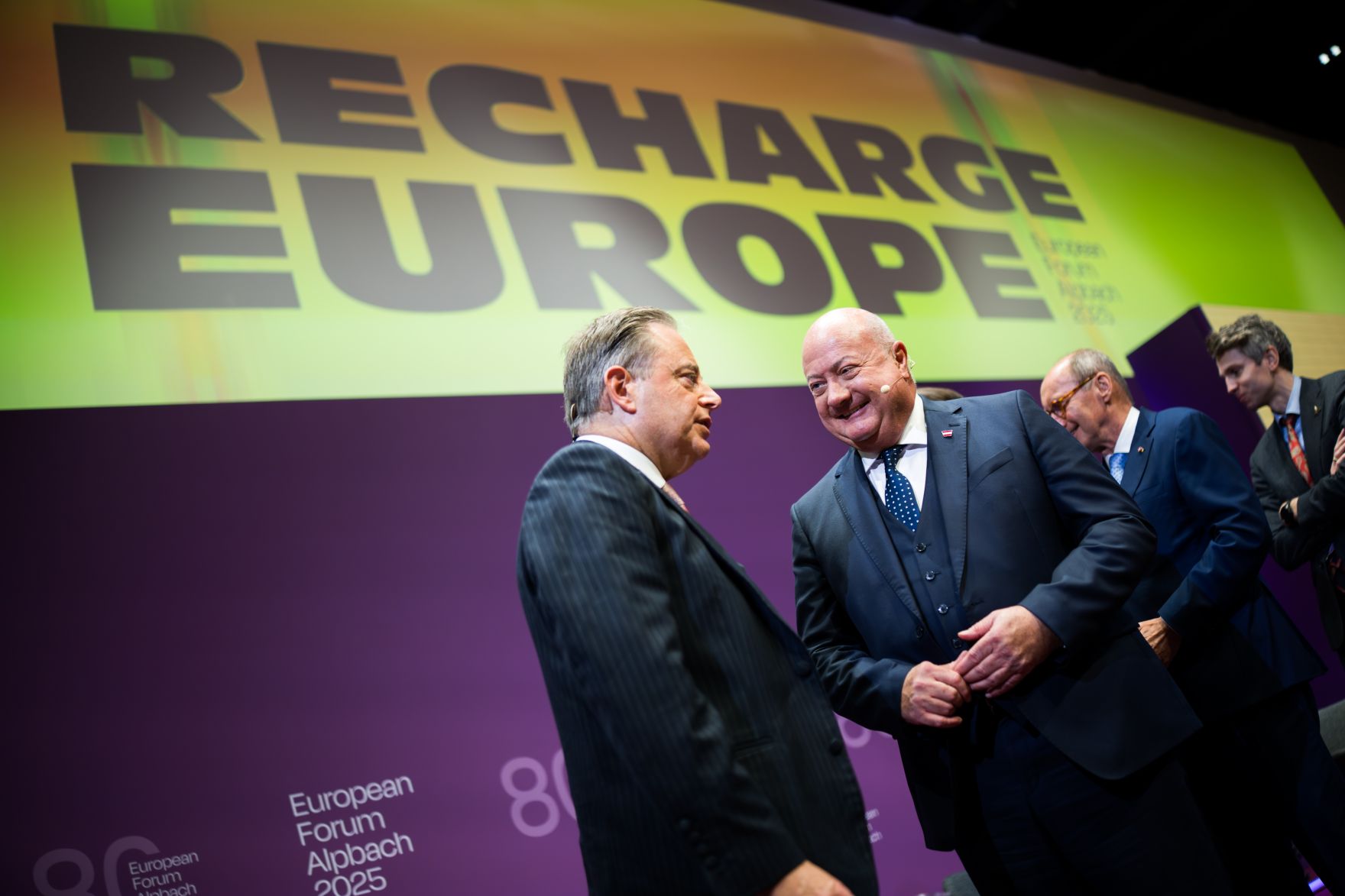 Am 29. August 2025 nahm Bundeskanzler Christian Stocker (2.v.l.) am mehrt&auml;gigen Forum Alpbach teil. Im Bild mit dem Premierminister von Belgien Bart De Wever (l.).