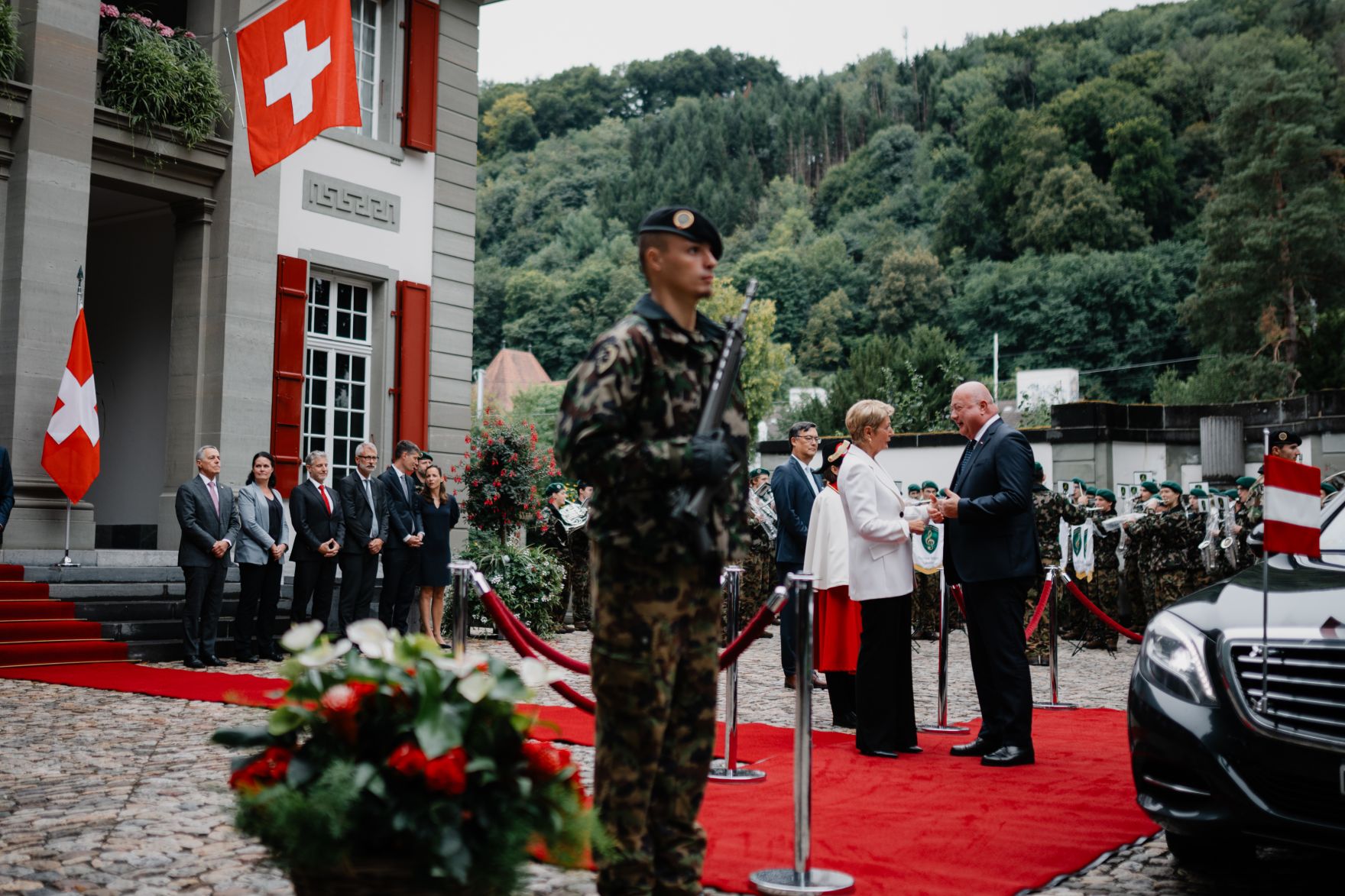 Am 28. August 2025 reiste Bundeskanzler Christian Stocker (r.) zu einem Arbeitsbesuch in die Schweiz. Im Bild mit Bundespr&auml;sidentin Karin Keller-Sutter (l.).