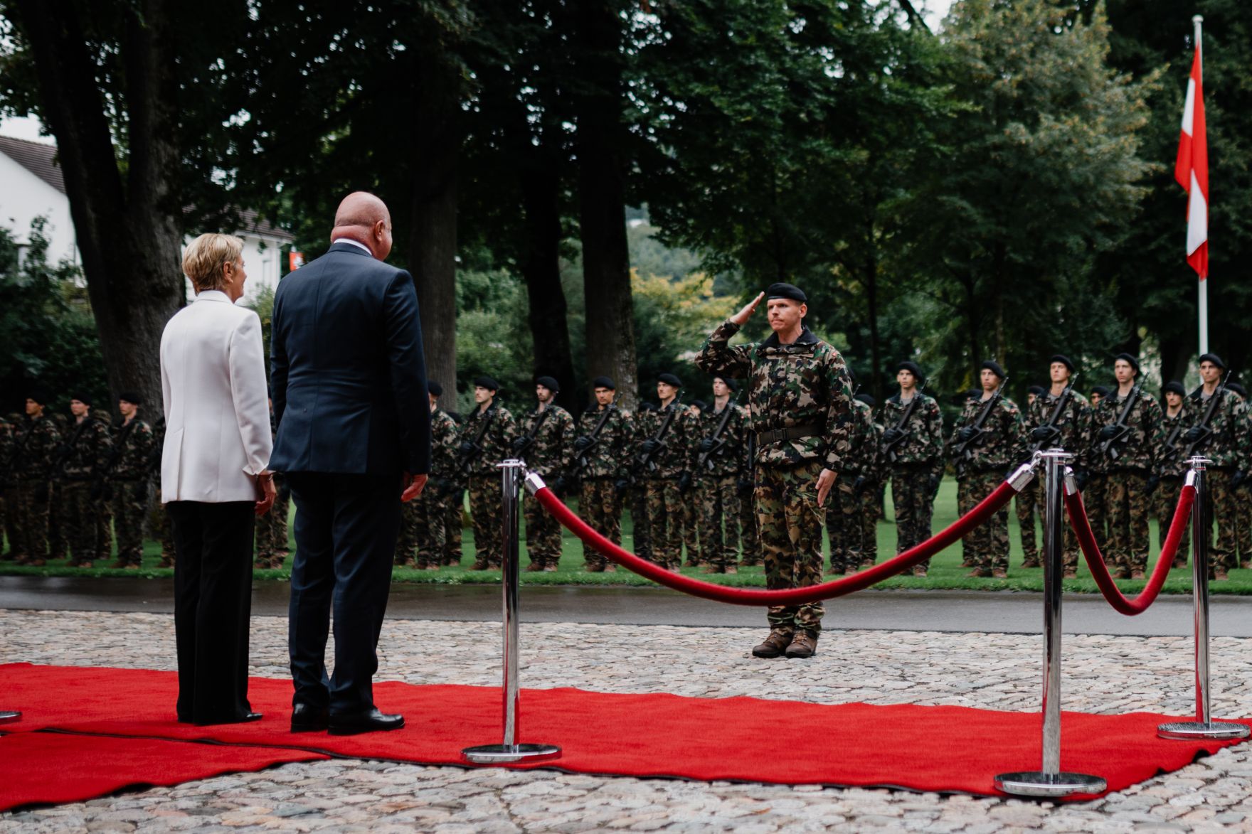 Am 28. August 2025 reiste Bundeskanzler Christian Stocker (r.) zu einem Arbeitsbesuch in die Schweiz. Im Bild mit Bundespr&auml;sidentin Karin Keller-Sutter (l.).