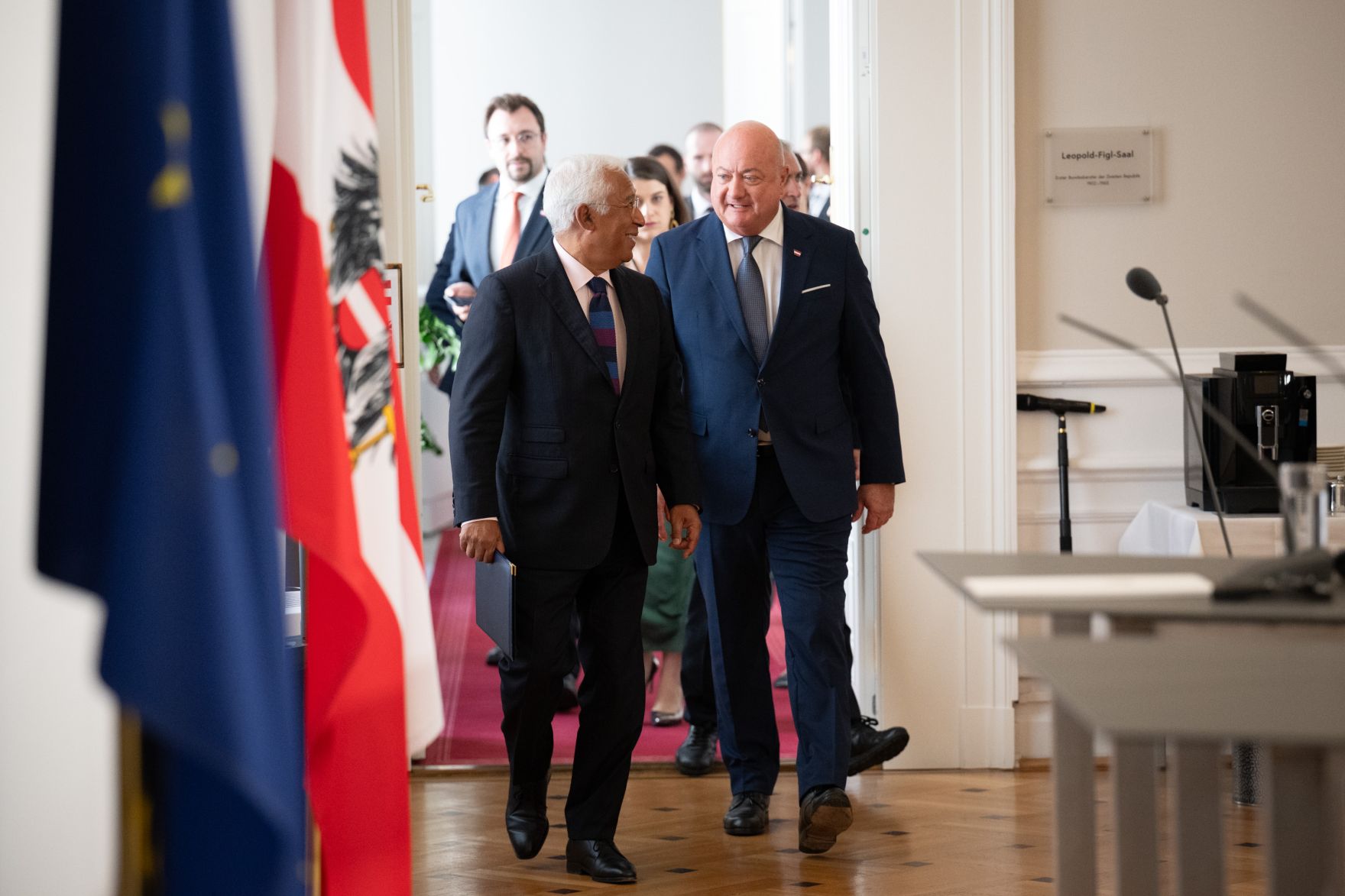 Am 3. September 2025 empfing Bundeskanzler Christian Stocker (m.r.) den Pr&auml;sidenten des Europ&auml;ischen Rates Ant&oacute;nio Costa (m.l.) zu einem Arbeitsgespr&auml;ch. Im Bild bei der anschlie&szlig;enden Pressekonferenz.